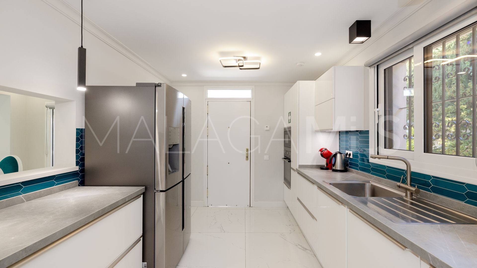 Rio Real, villa de 7 bedrooms for sale