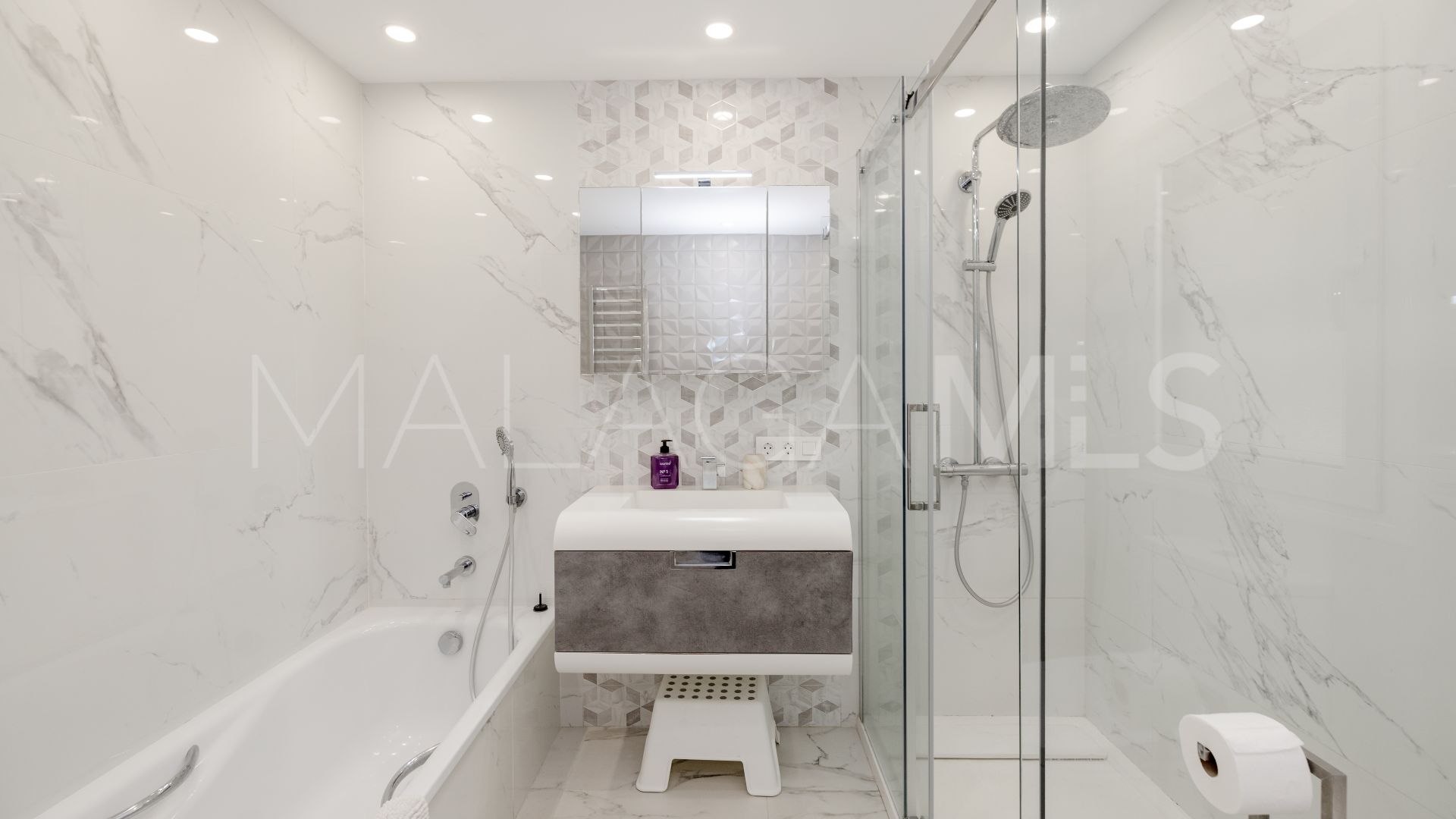 Rio Real, villa de 7 bedrooms for sale