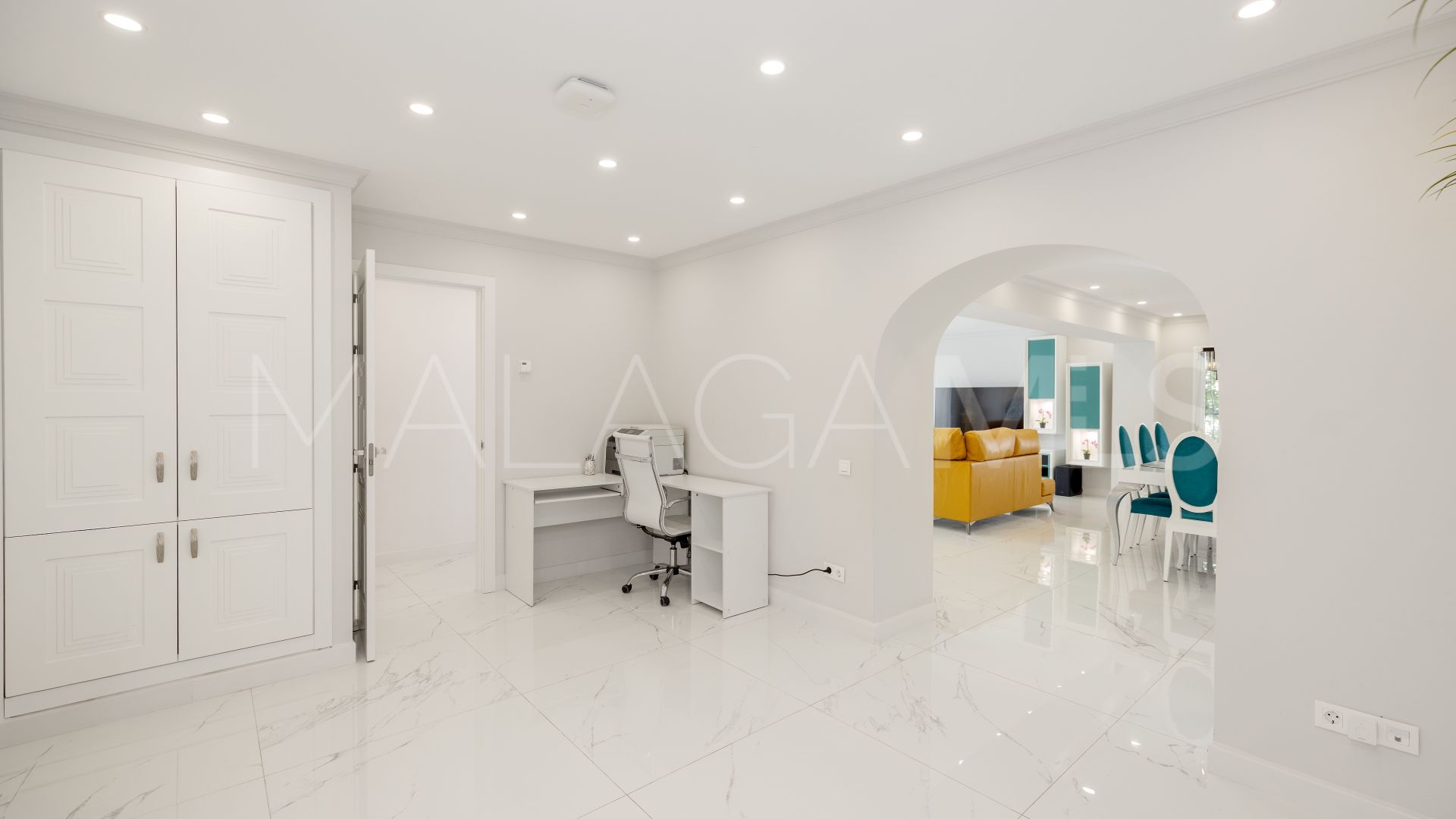 Rio Real, villa de 7 bedrooms for sale