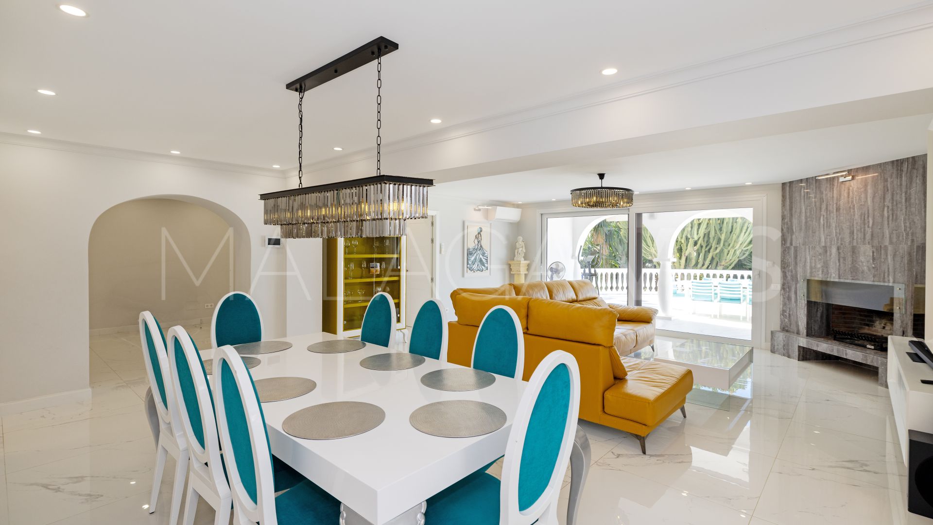 Rio Real, villa de 7 bedrooms for sale