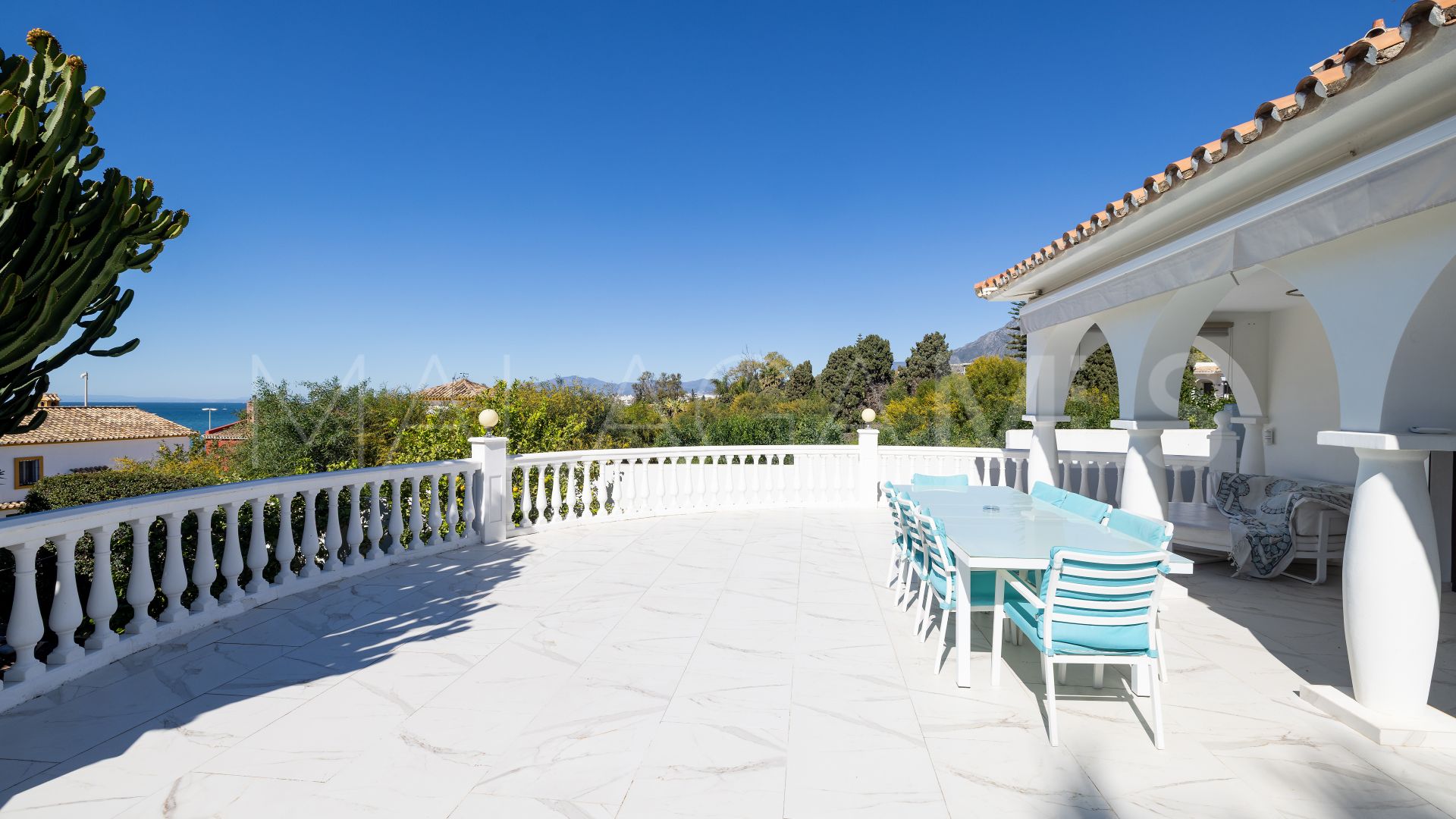 Rio Real, villa de 7 bedrooms for sale