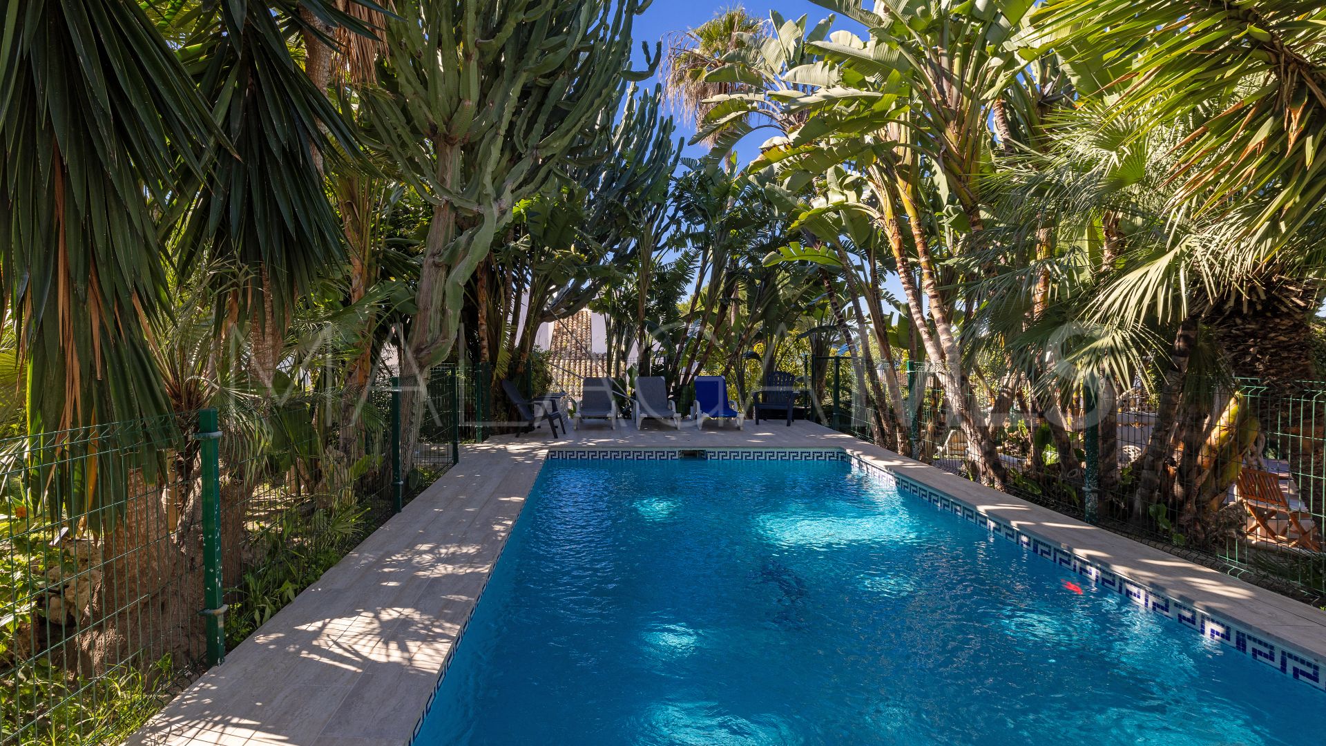 Rio Real, villa de 7 bedrooms for sale