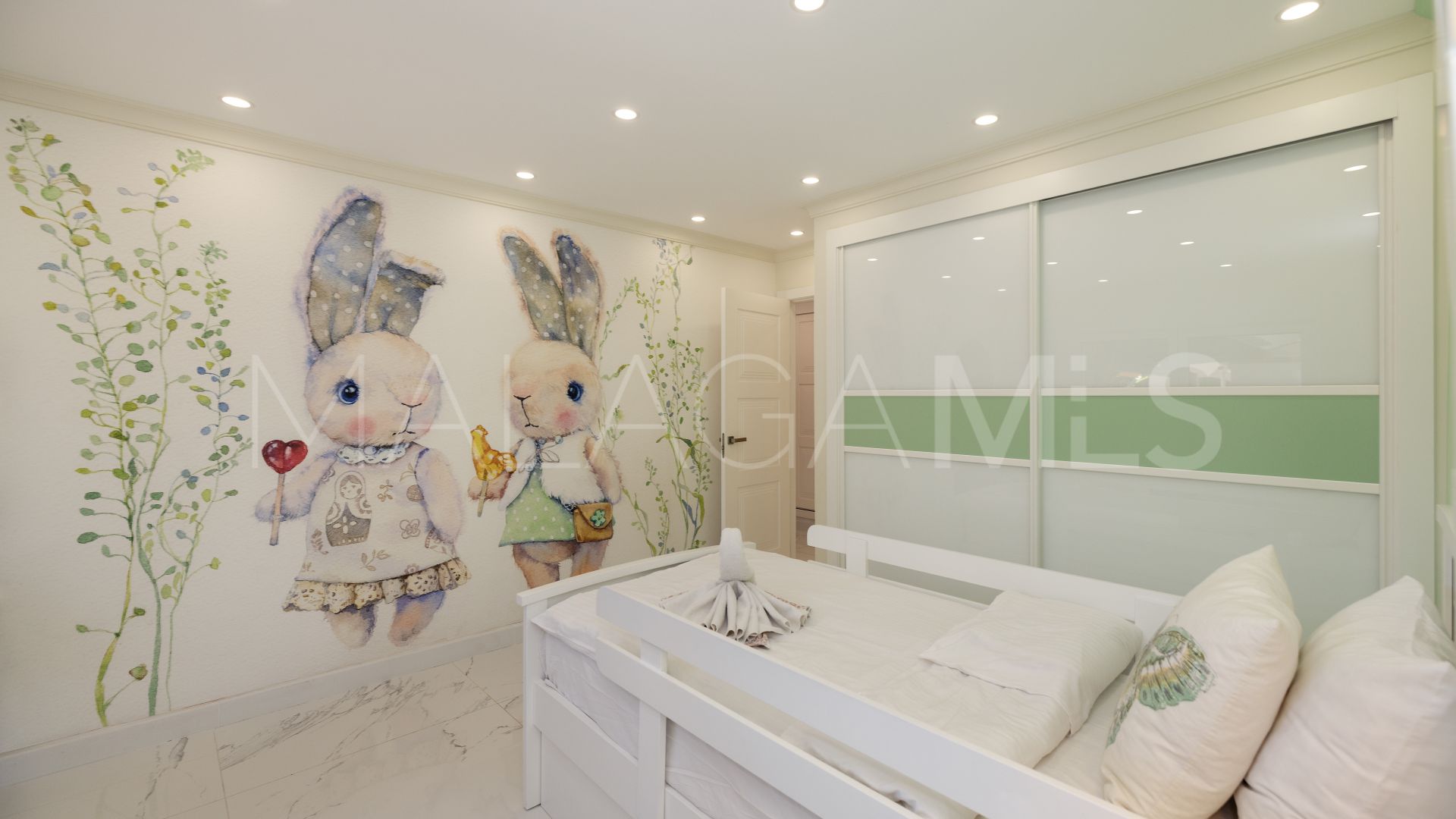 Rio Real, villa de 7 bedrooms for sale