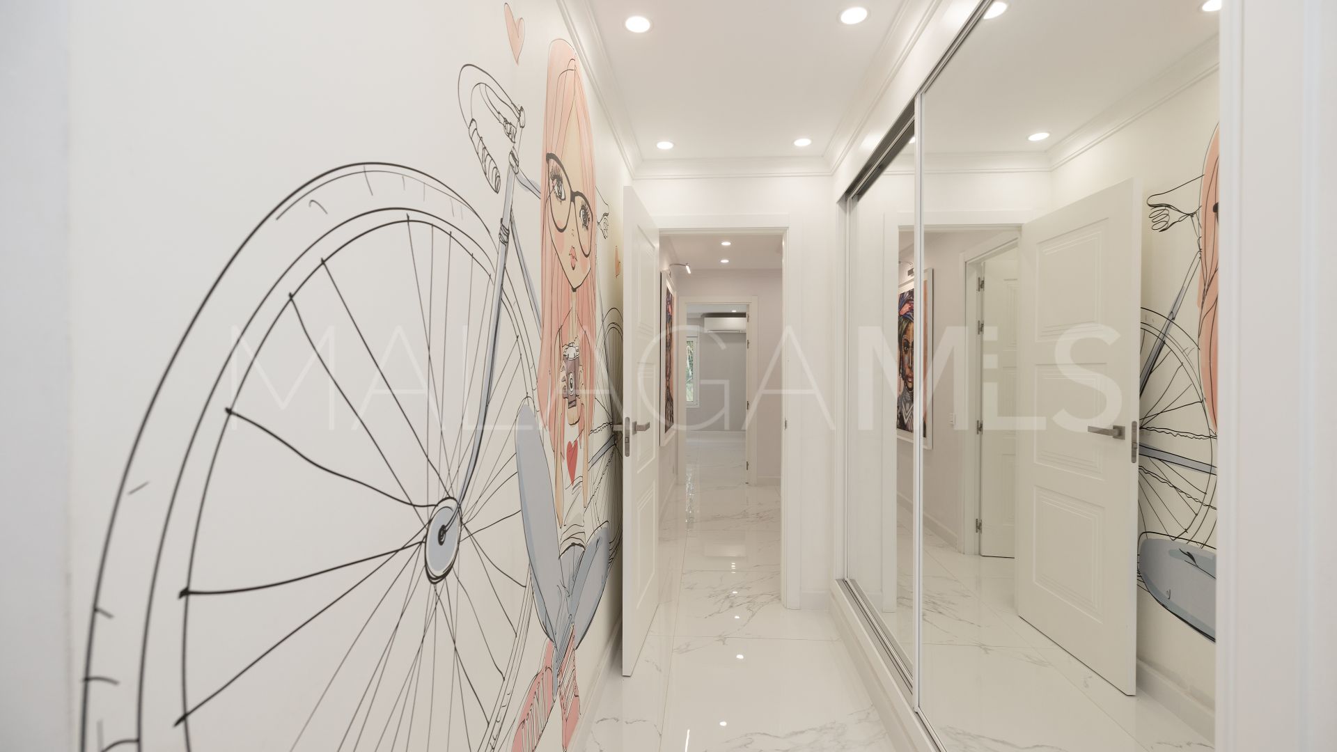 Rio Real, villa de 7 bedrooms for sale