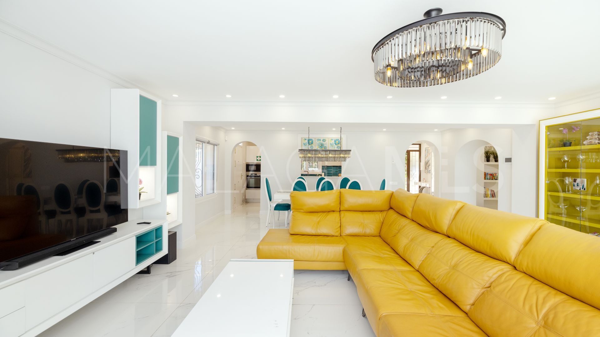 Rio Real, villa de 7 bedrooms for sale