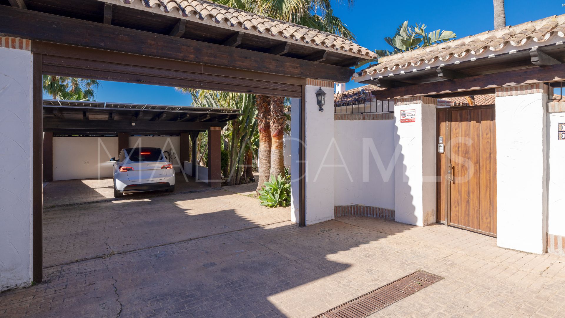 Rio Real, villa de 7 bedrooms for sale