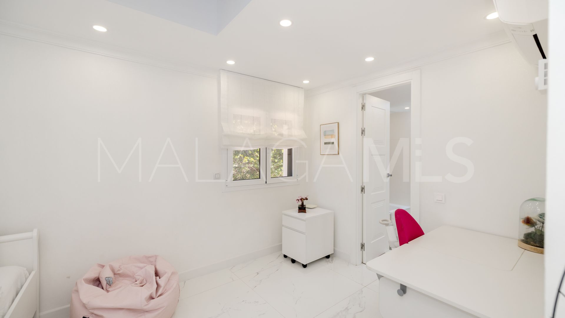 Rio Real, villa de 7 bedrooms for sale