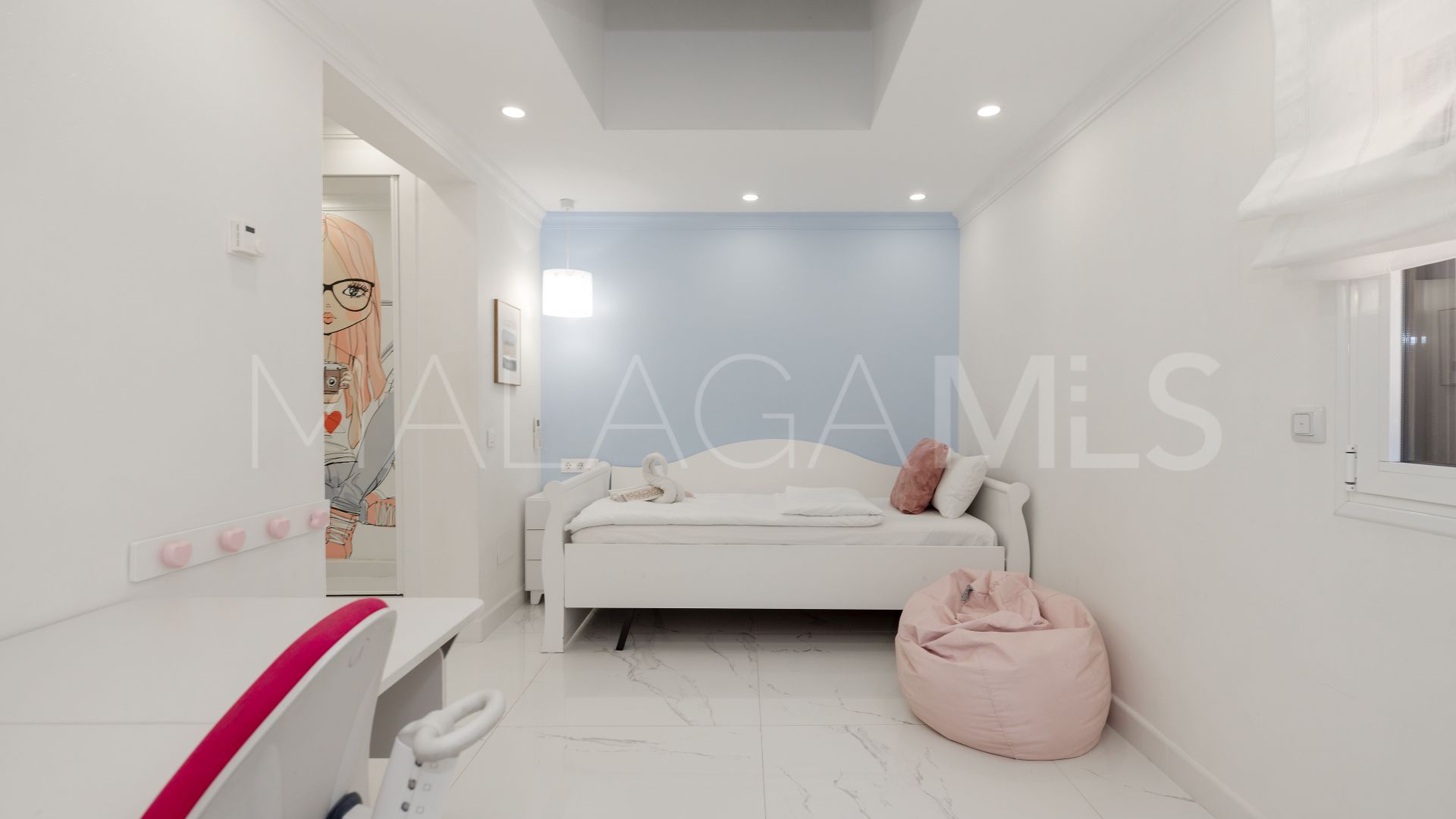 Rio Real, villa de 7 bedrooms for sale