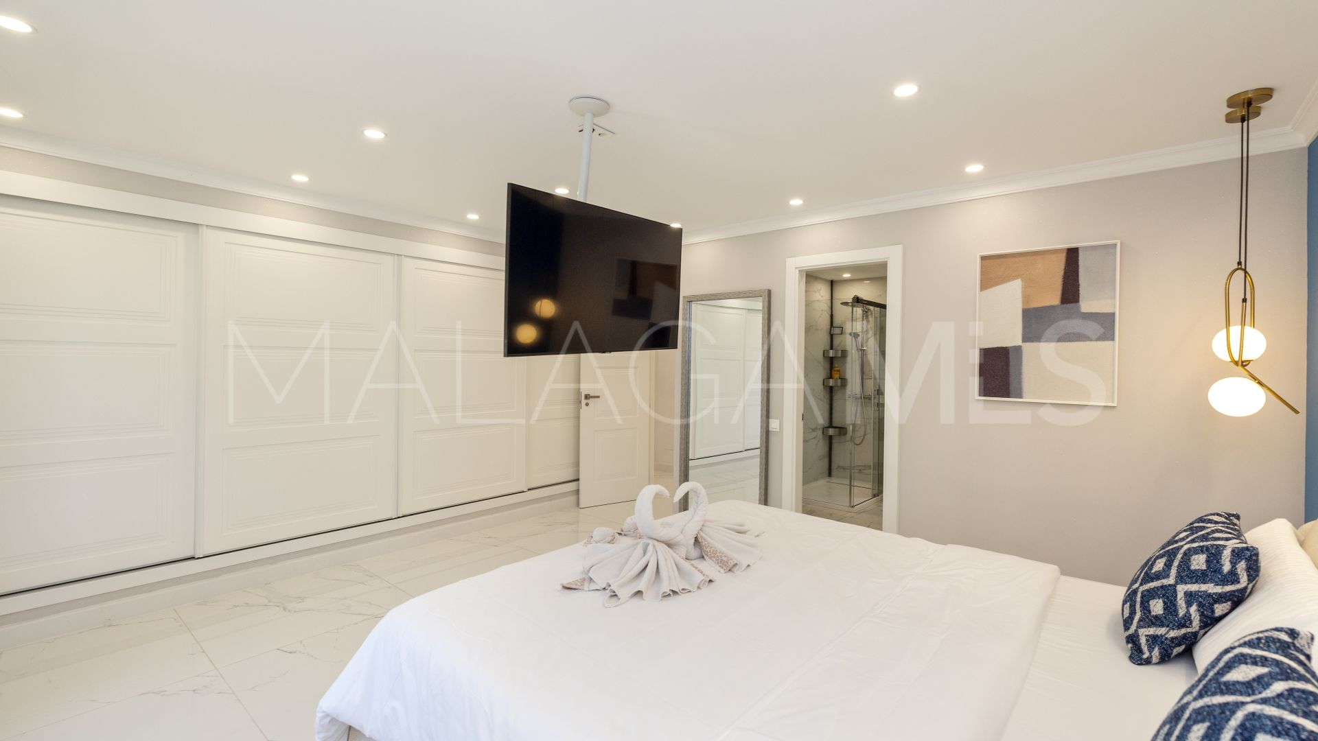 Rio Real, villa de 7 bedrooms for sale