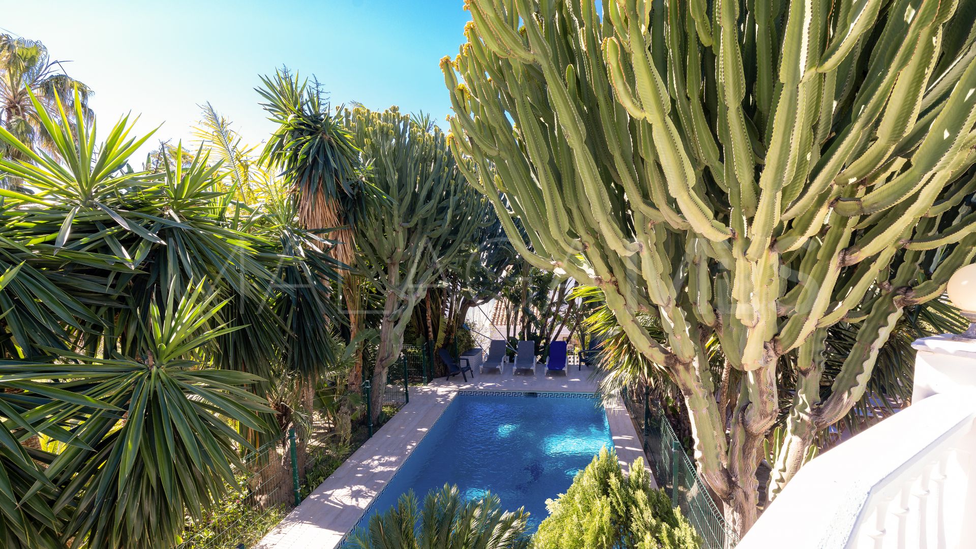 Rio Real, villa de 7 bedrooms for sale