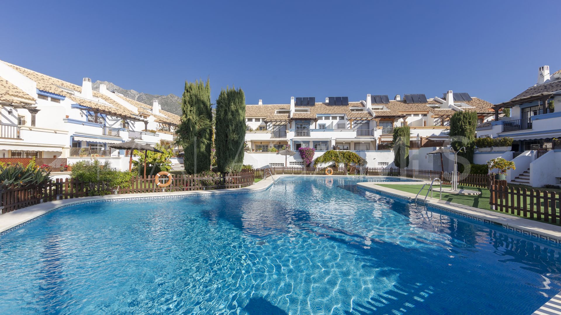 Doppelhaushälfte for sale in Valdeolletas