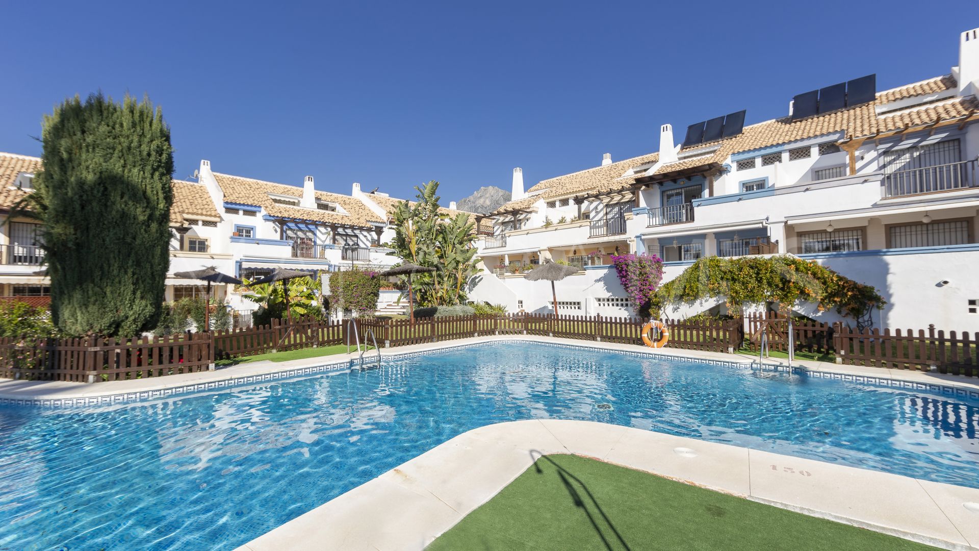 Doppelhaushälfte for sale in Valdeolletas