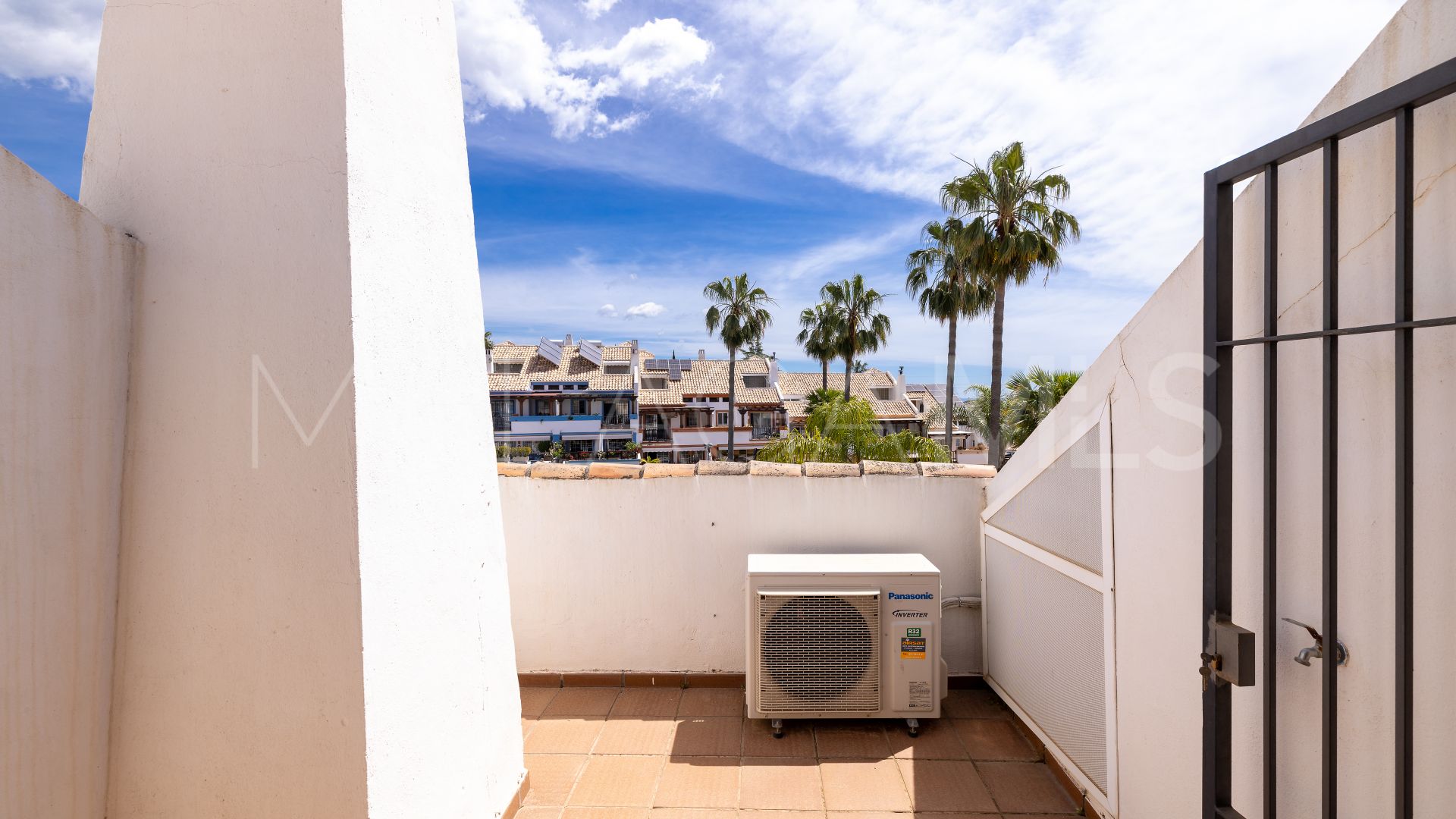 Doppelhaushälfte for sale in Valdeolletas