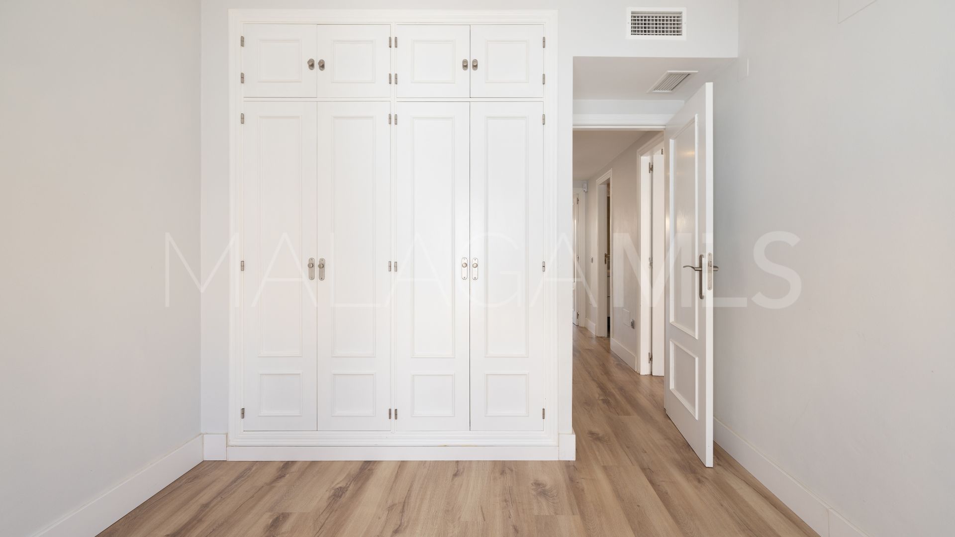 Doppelhaushälfte for sale in Valdeolletas