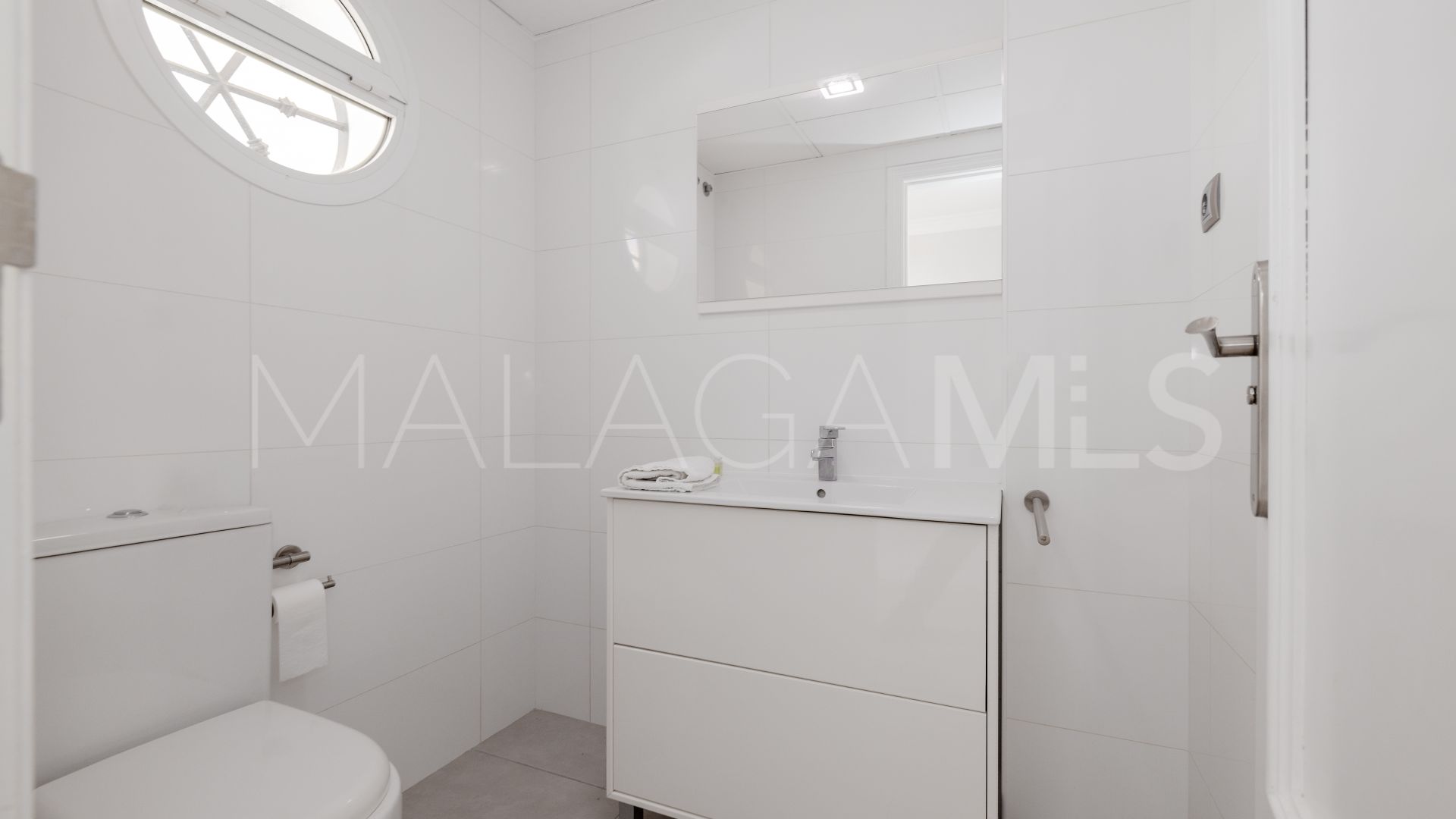 Doppelhaushälfte for sale in Valdeolletas