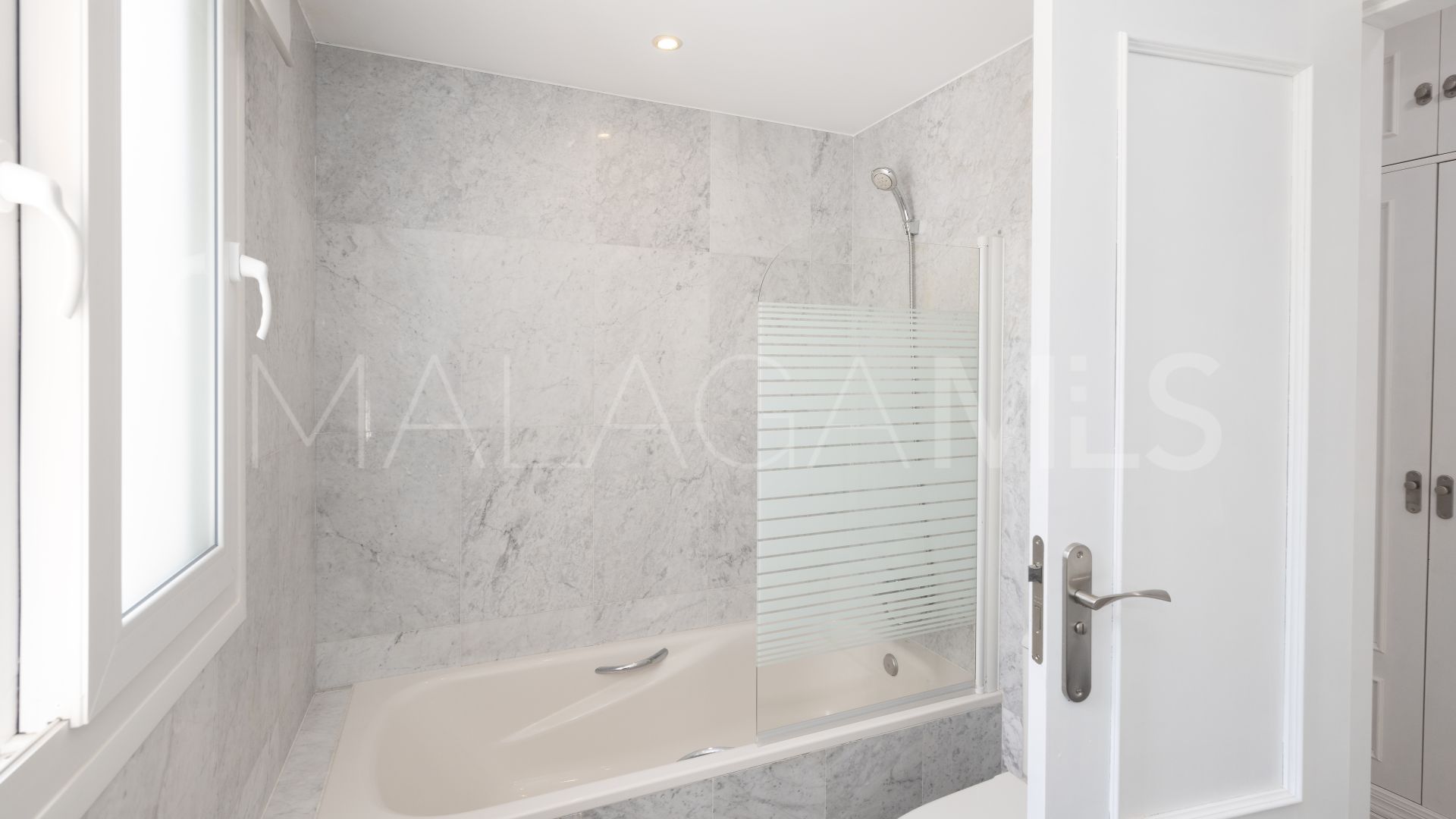 Doppelhaushälfte for sale in Valdeolletas