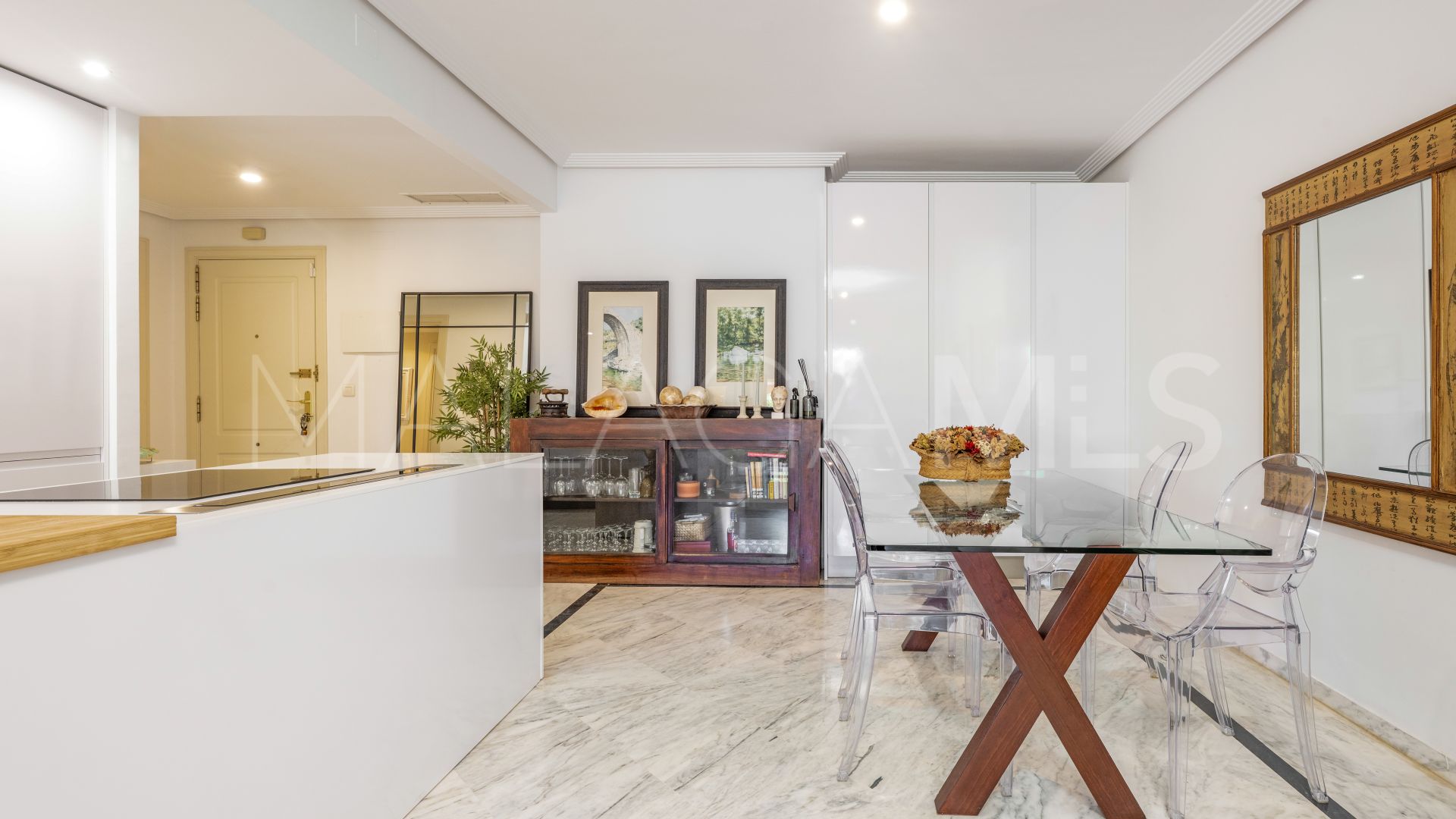 Lägenhet for sale in Bahia de Marbella