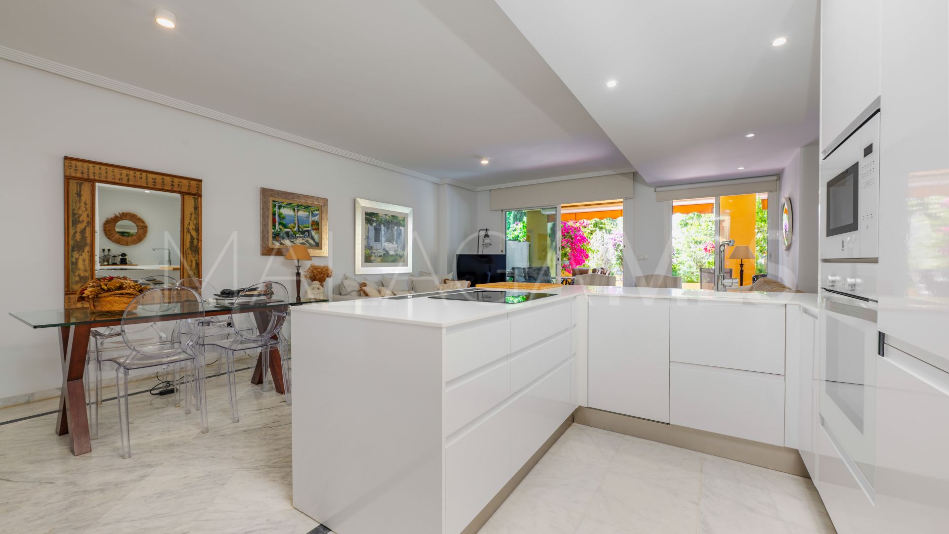 Lägenhet for sale in Bahia de Marbella