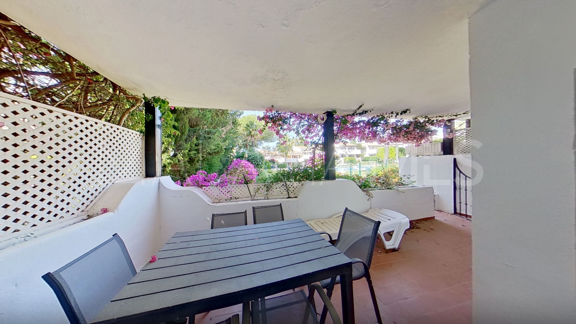 Erdgeschosswohnung for sale in Sierra Blanca
