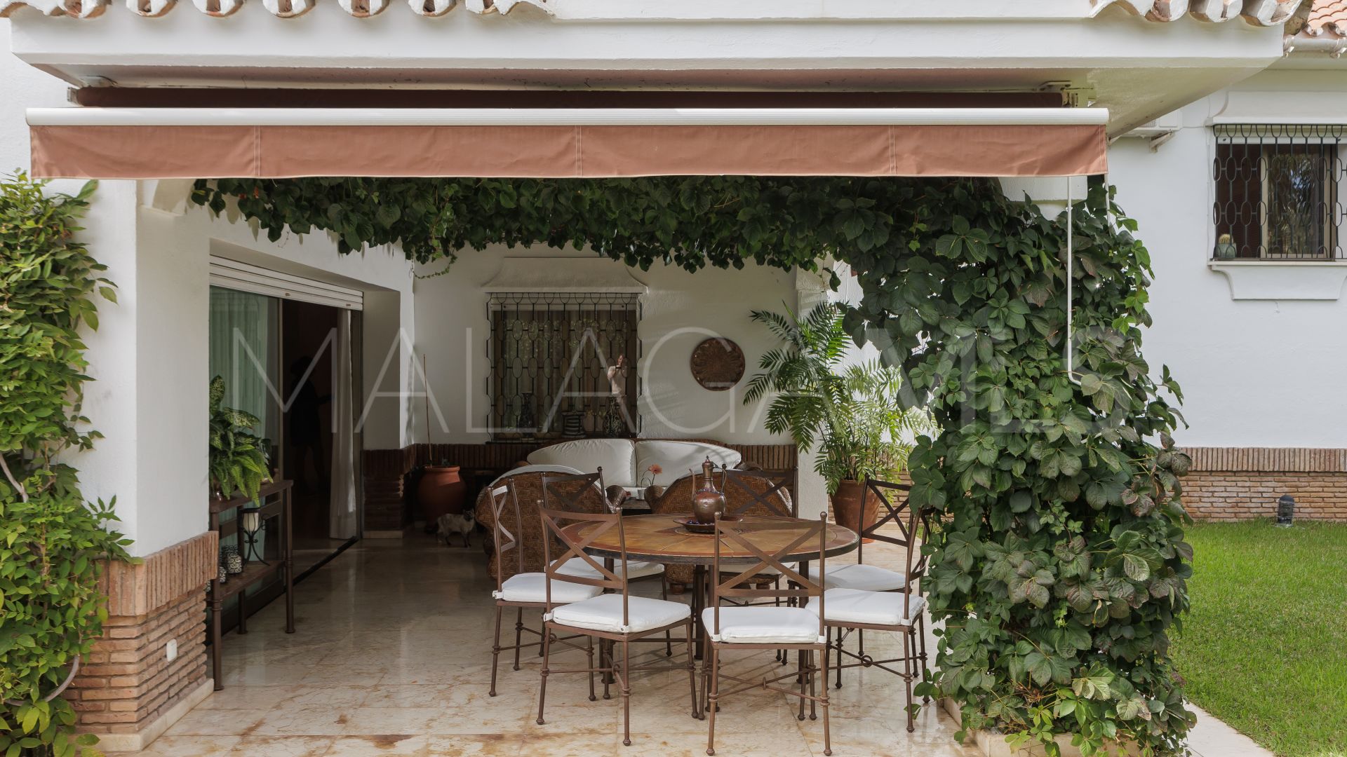 Villa for sale in Los Monteros Playa