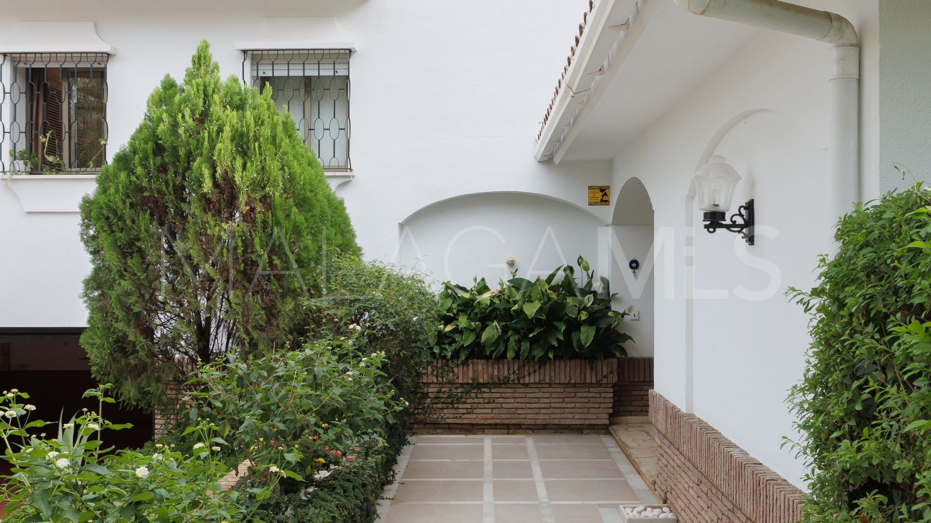 Villa for sale in Los Monteros Playa