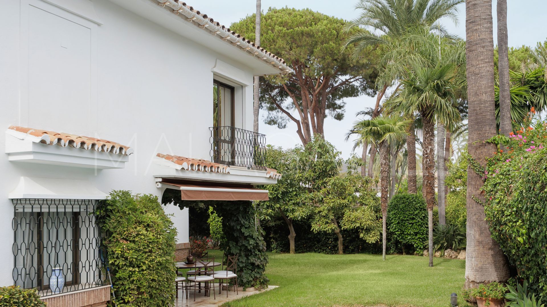 Villa for sale in Los Monteros Playa