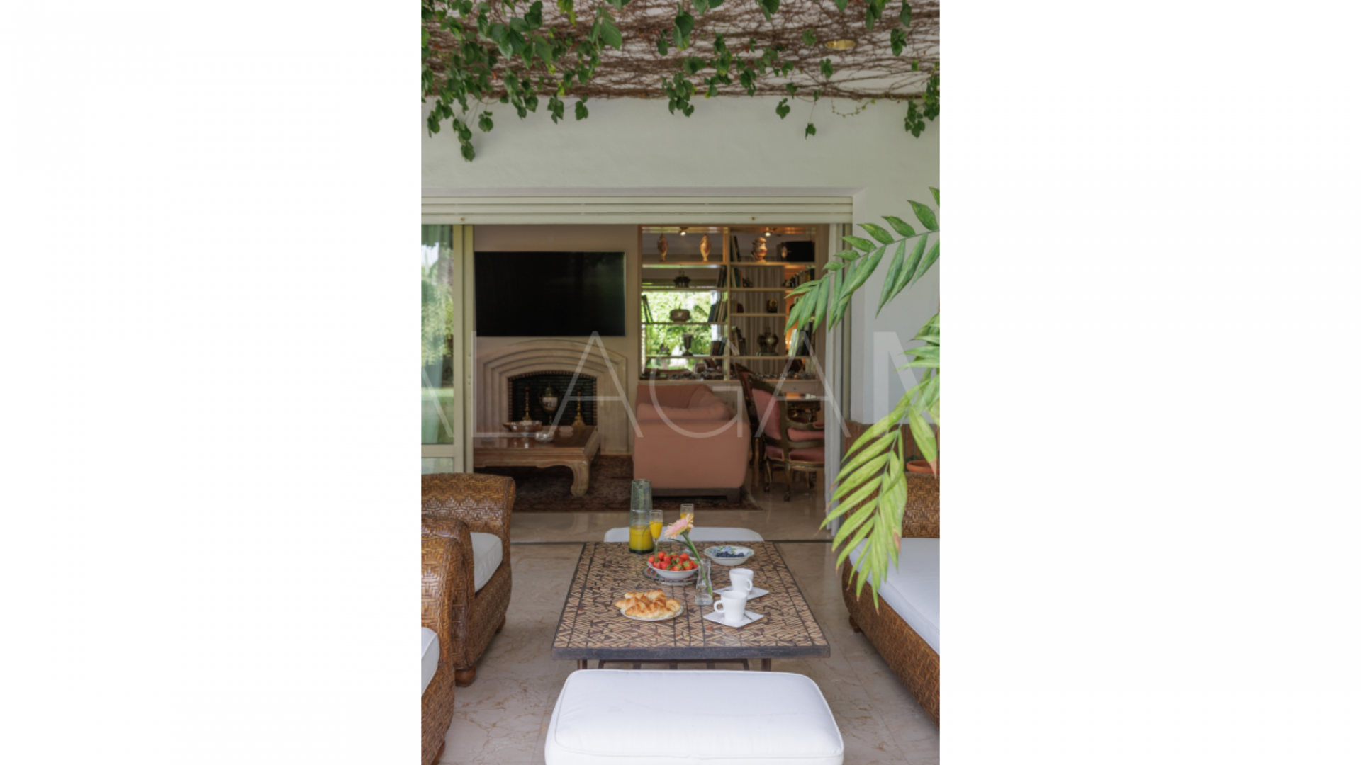 Villa for sale in Los Monteros Playa