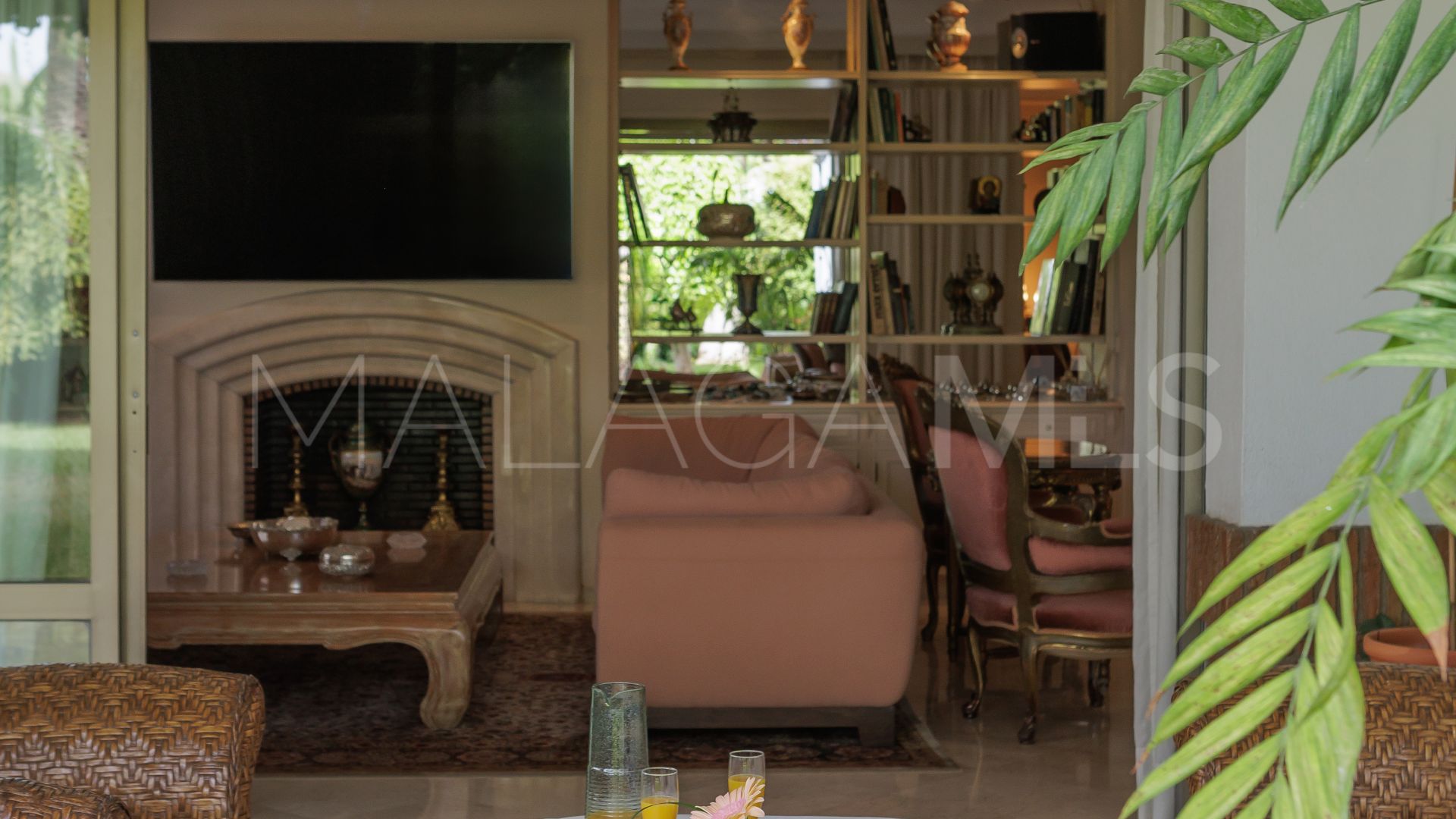 Villa for sale in Los Monteros Playa