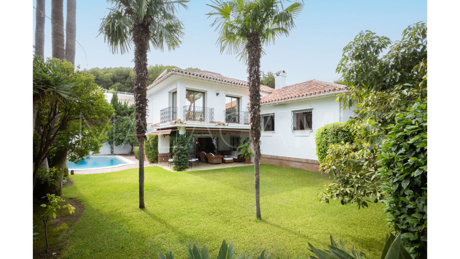 Villa for sale in Los Monteros Playa