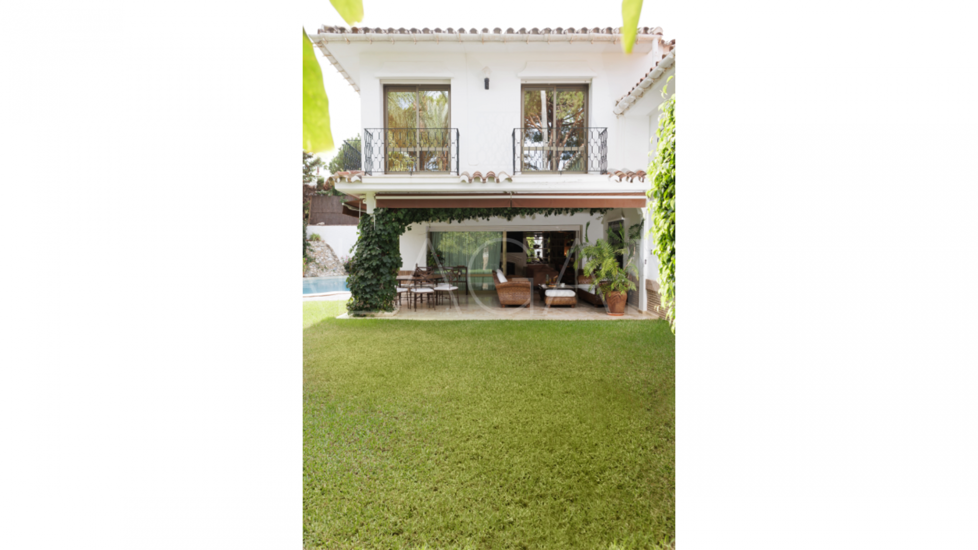 Villa for sale in Los Monteros Playa