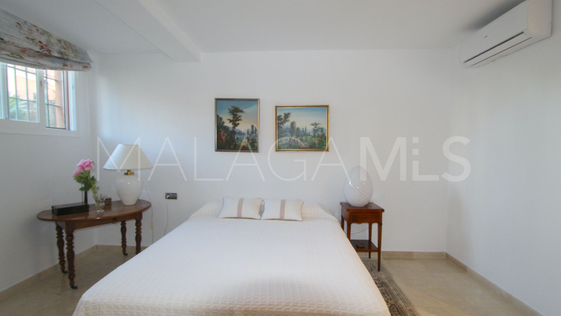 For sale town house with 4 bedrooms in Nueva Andalucia