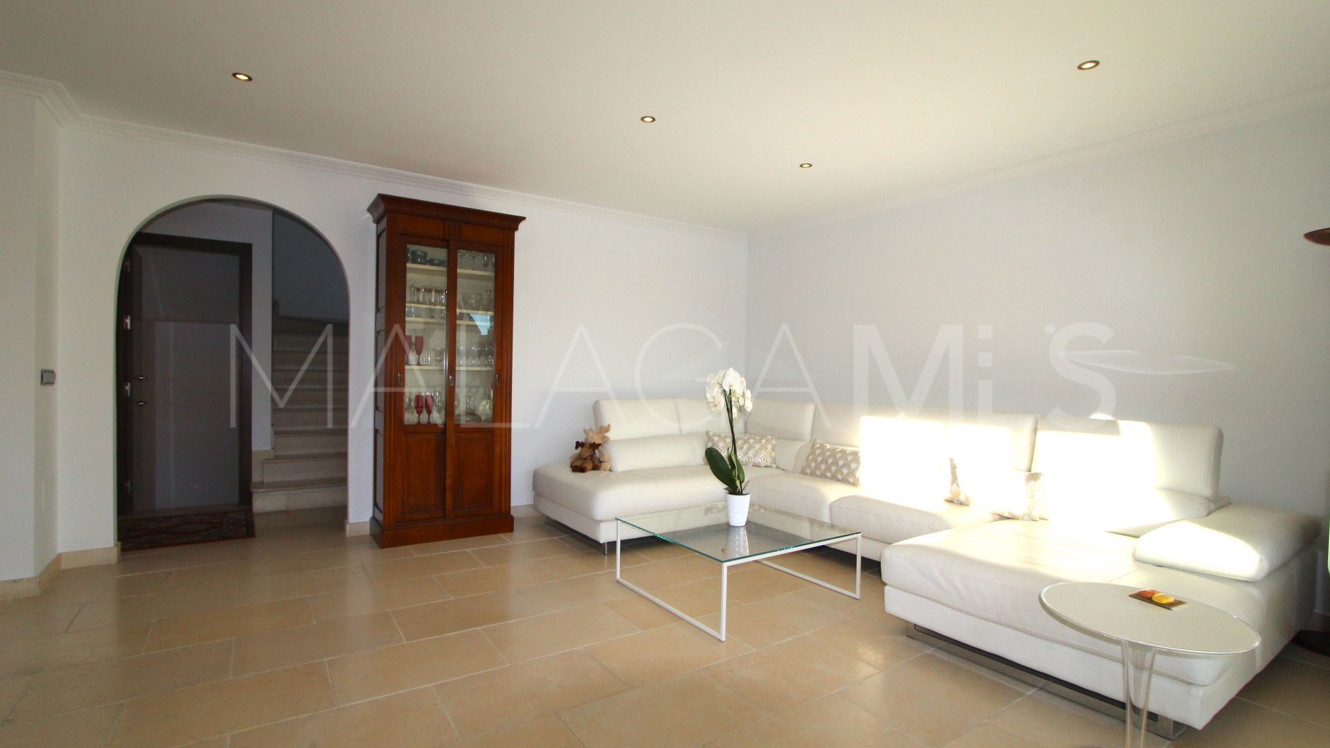 For sale town house with 4 bedrooms in Nueva Andalucia