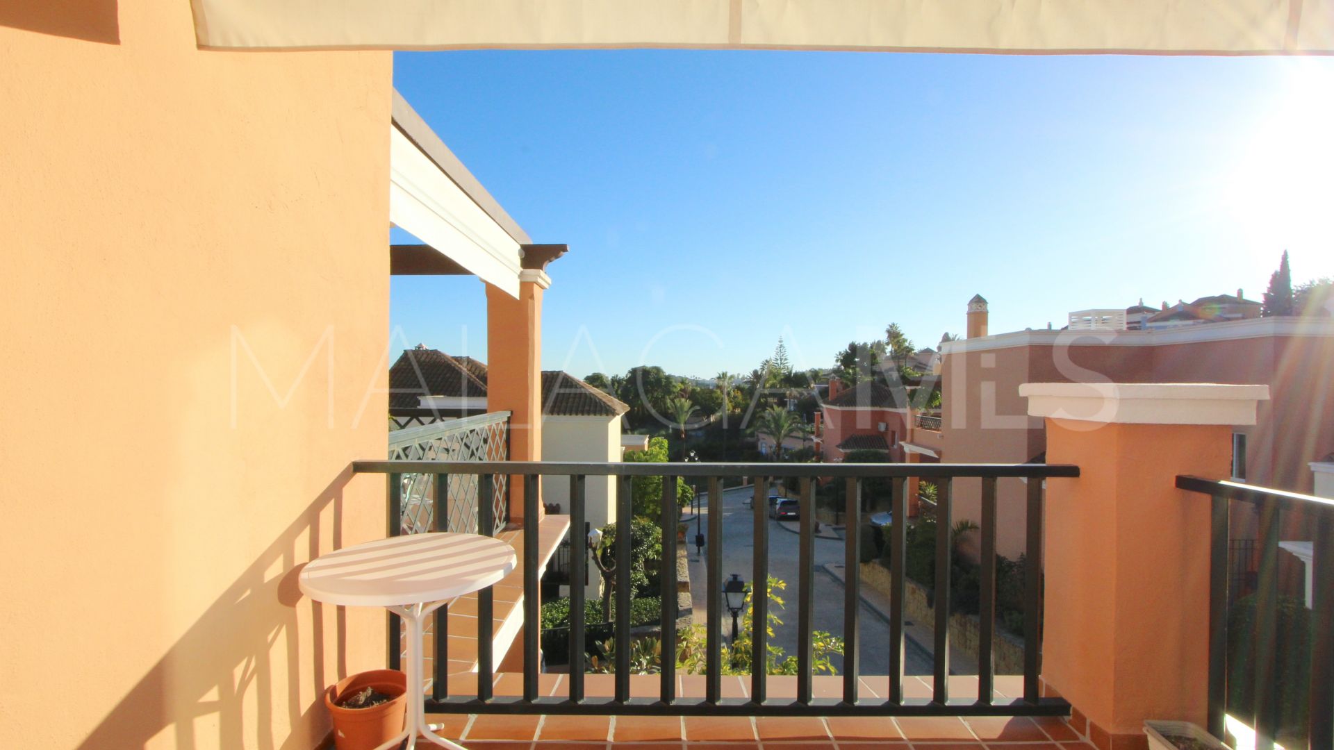 For sale town house with 4 bedrooms in Nueva Andalucia