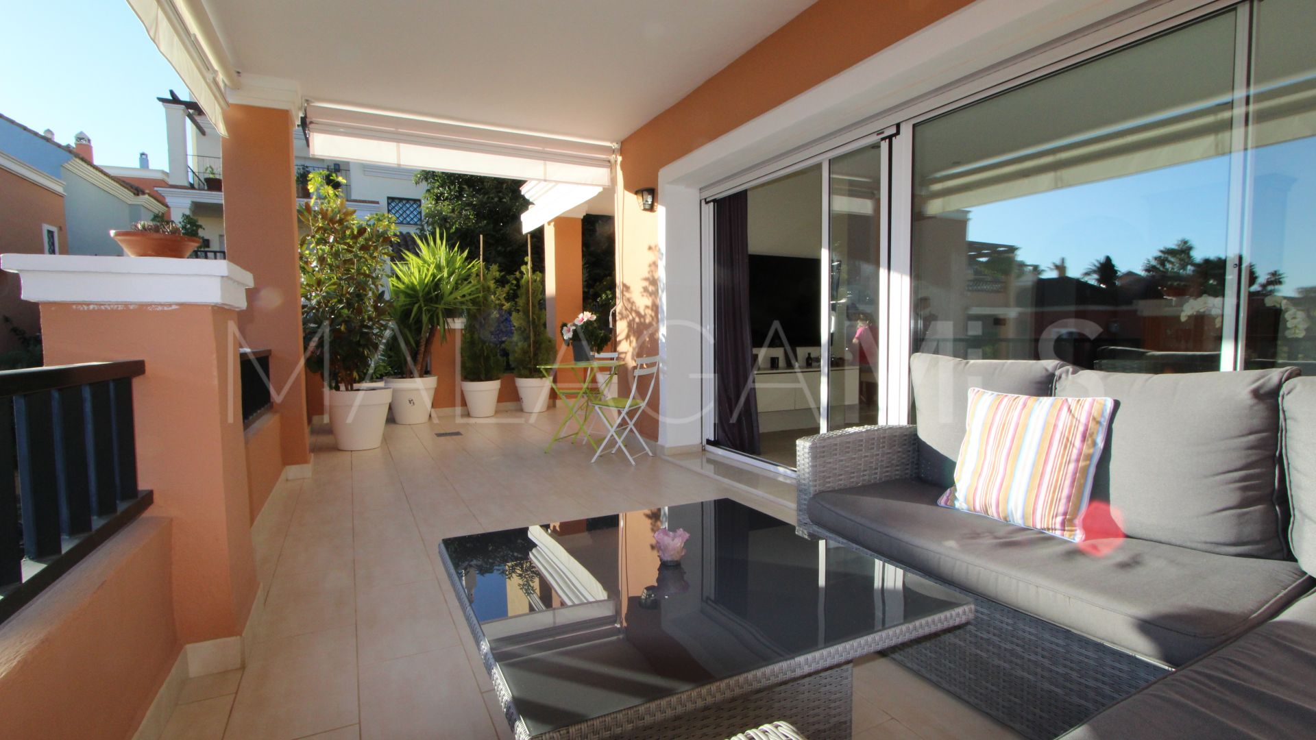 For sale town house with 4 bedrooms in Nueva Andalucia