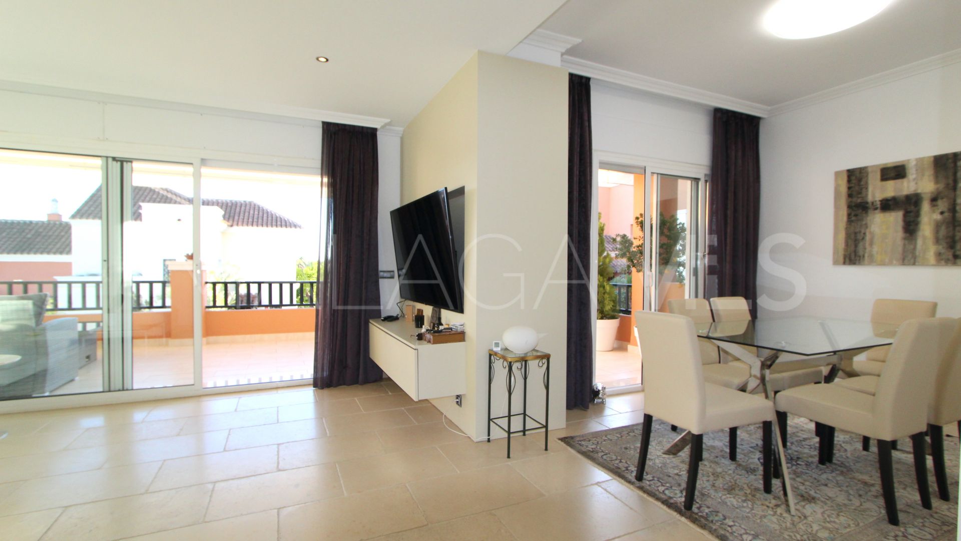 For sale town house with 4 bedrooms in Nueva Andalucia