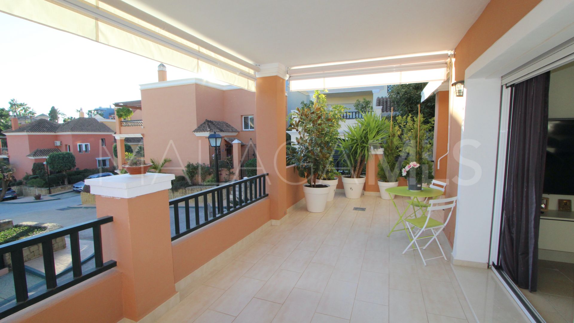 For sale town house with 4 bedrooms in Nueva Andalucia