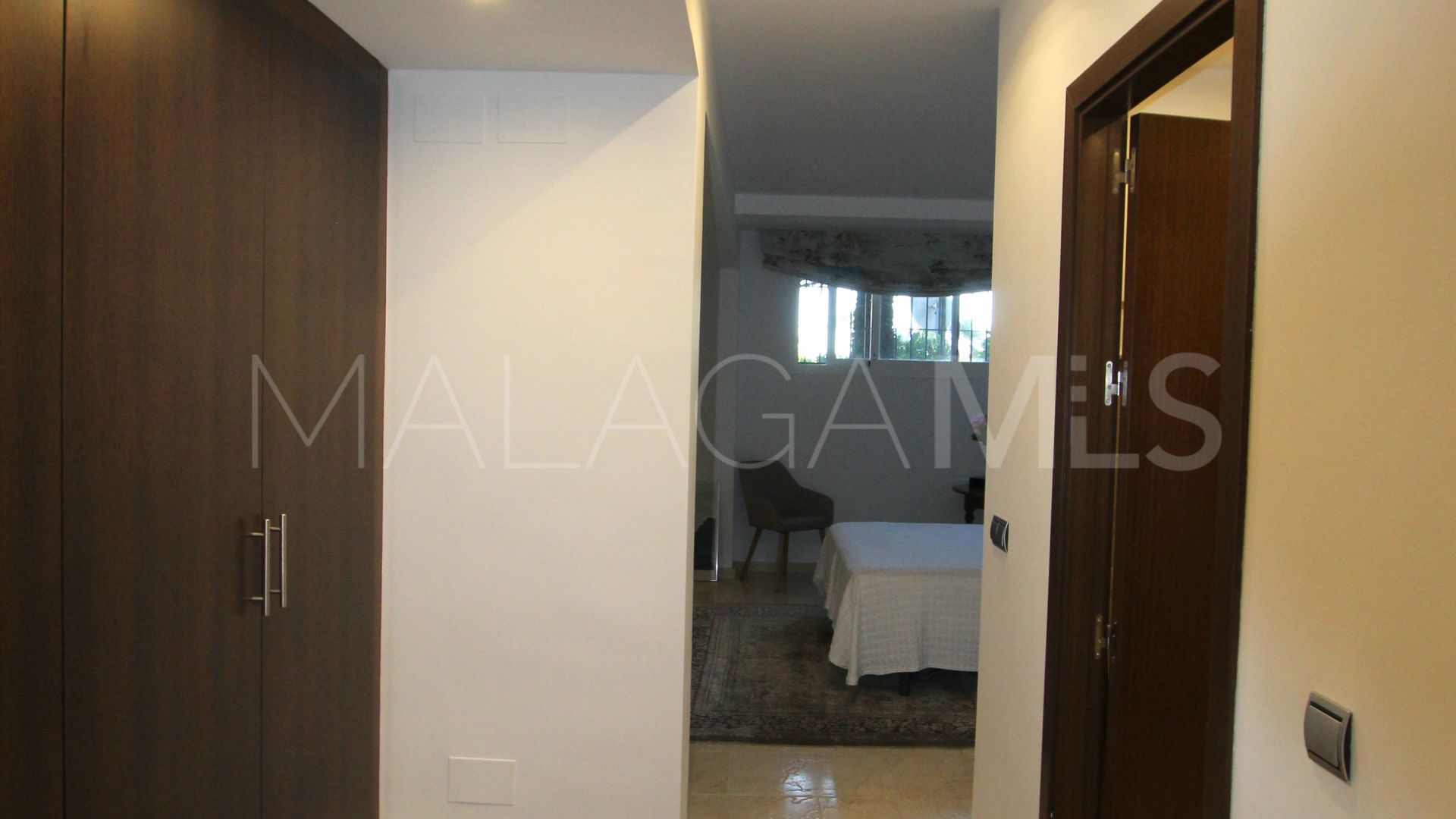 For sale town house with 4 bedrooms in Nueva Andalucia