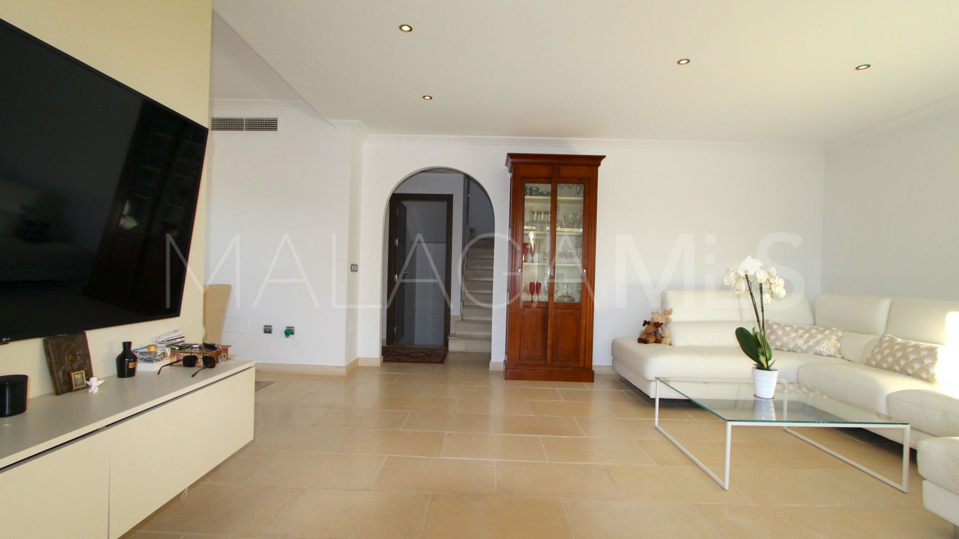 For sale town house with 4 bedrooms in Nueva Andalucia