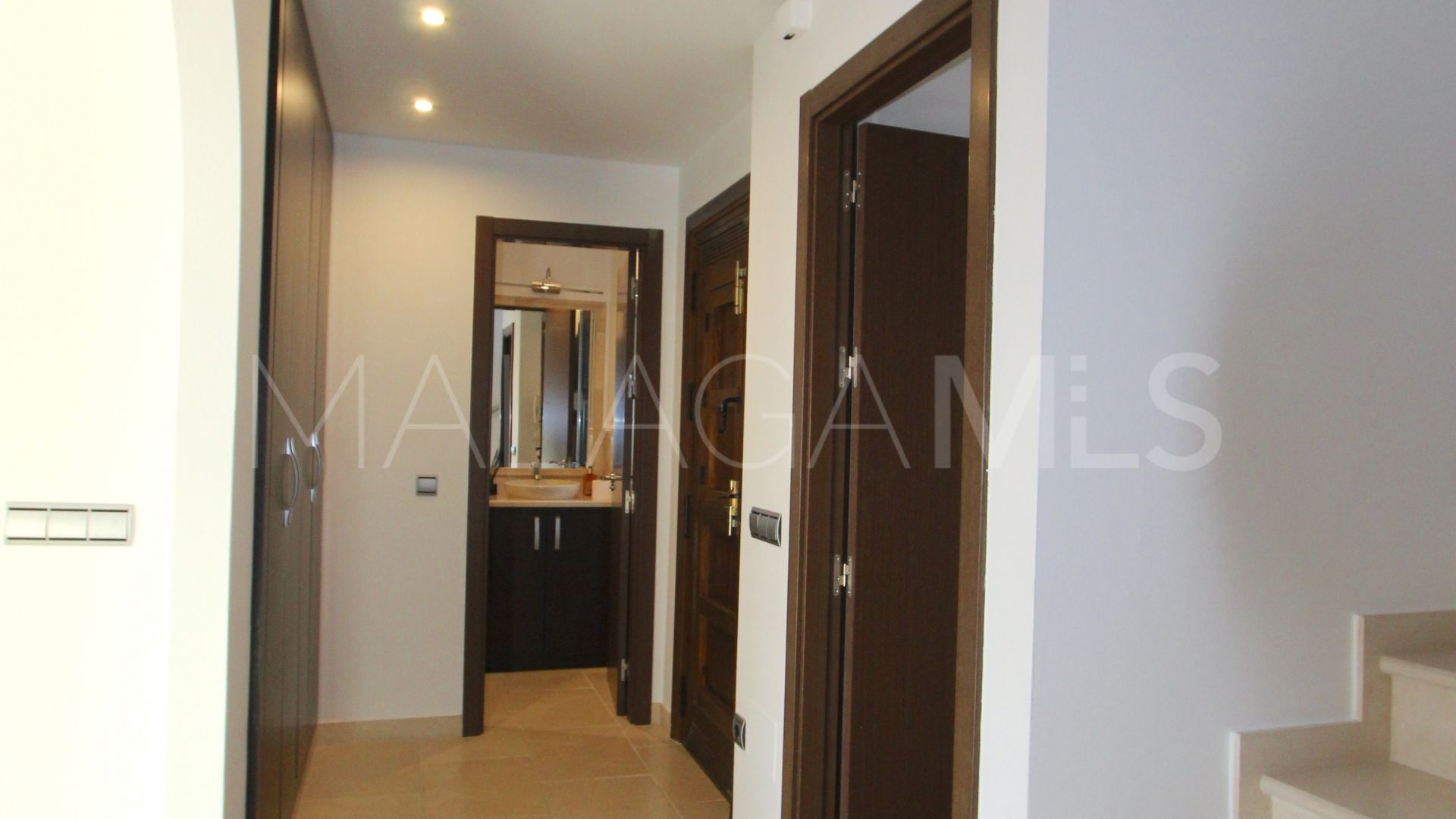 For sale town house with 4 bedrooms in Nueva Andalucia