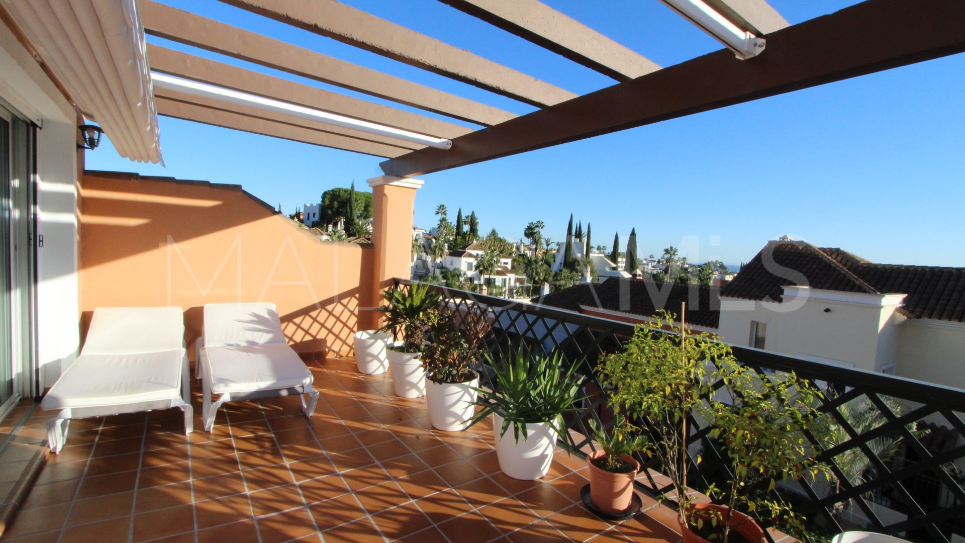 For sale town house with 4 bedrooms in Nueva Andalucia