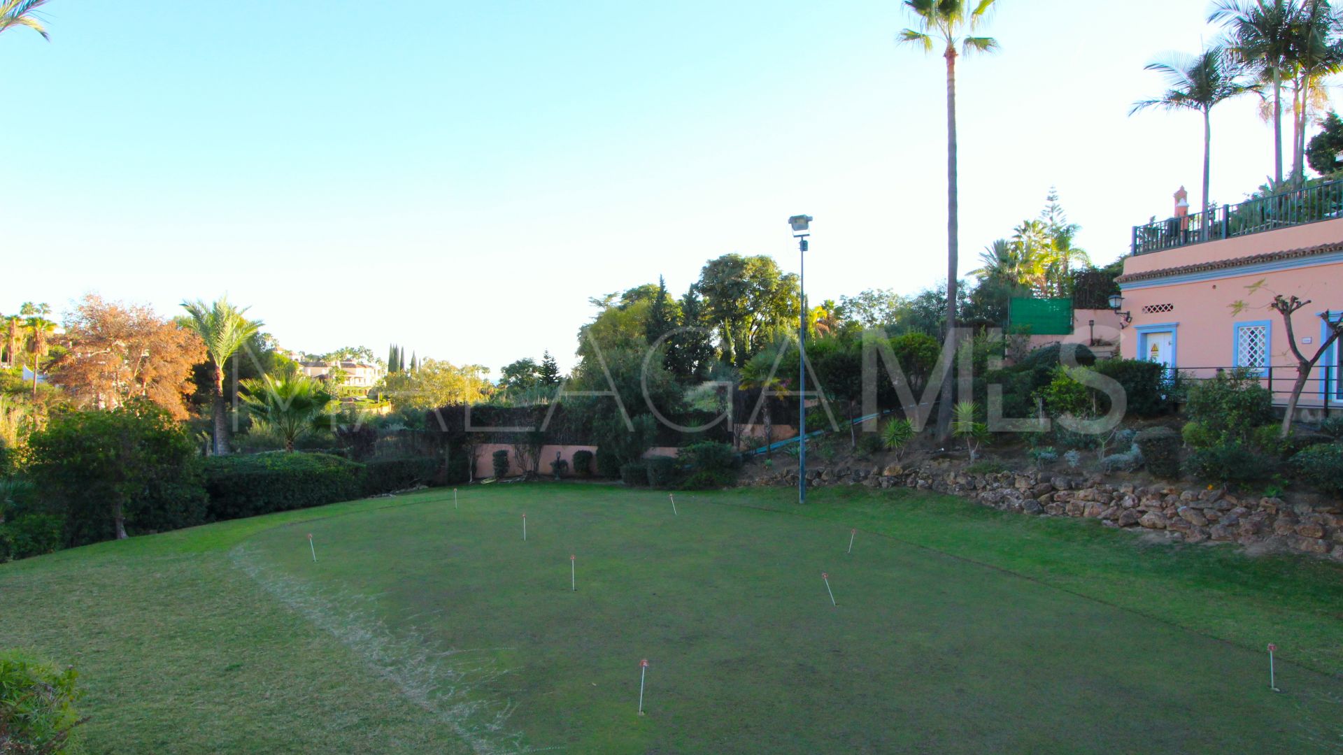 For sale town house with 4 bedrooms in Nueva Andalucia