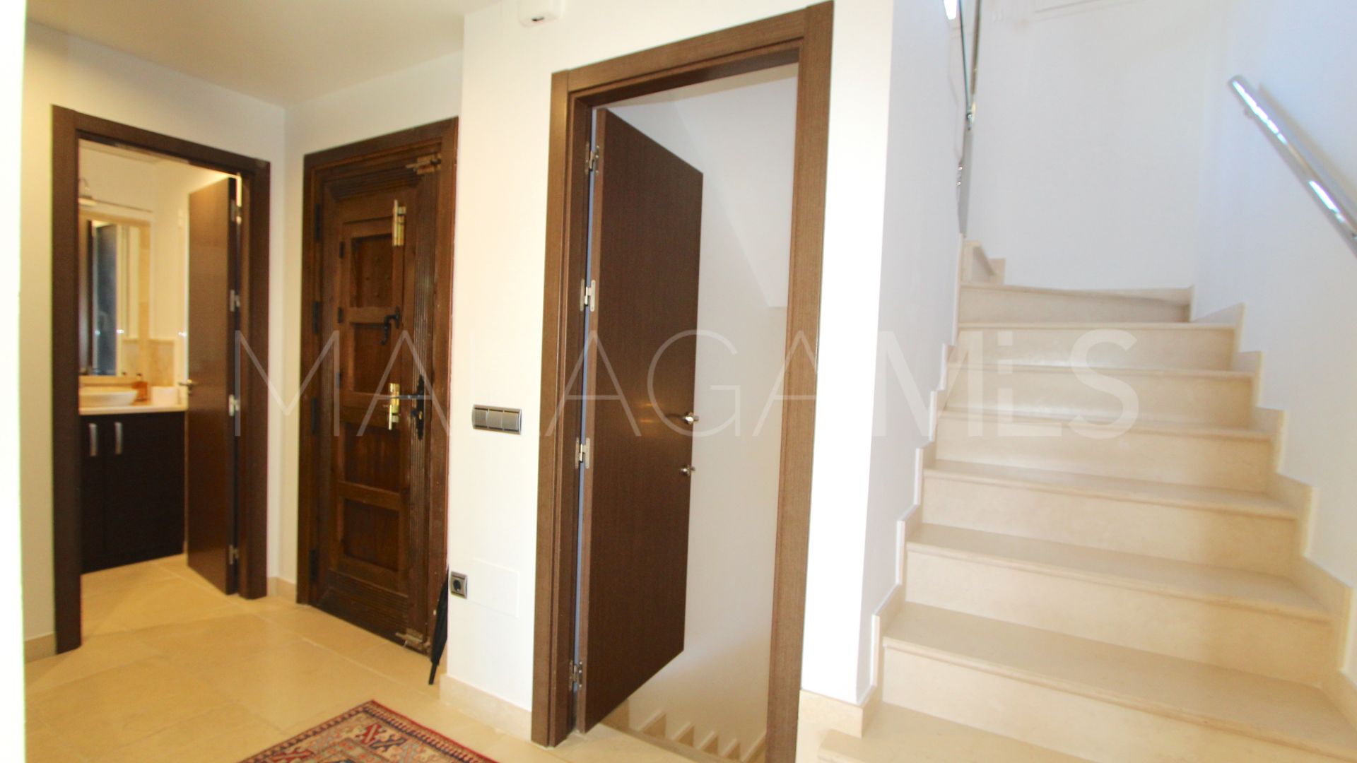 For sale town house with 4 bedrooms in Nueva Andalucia