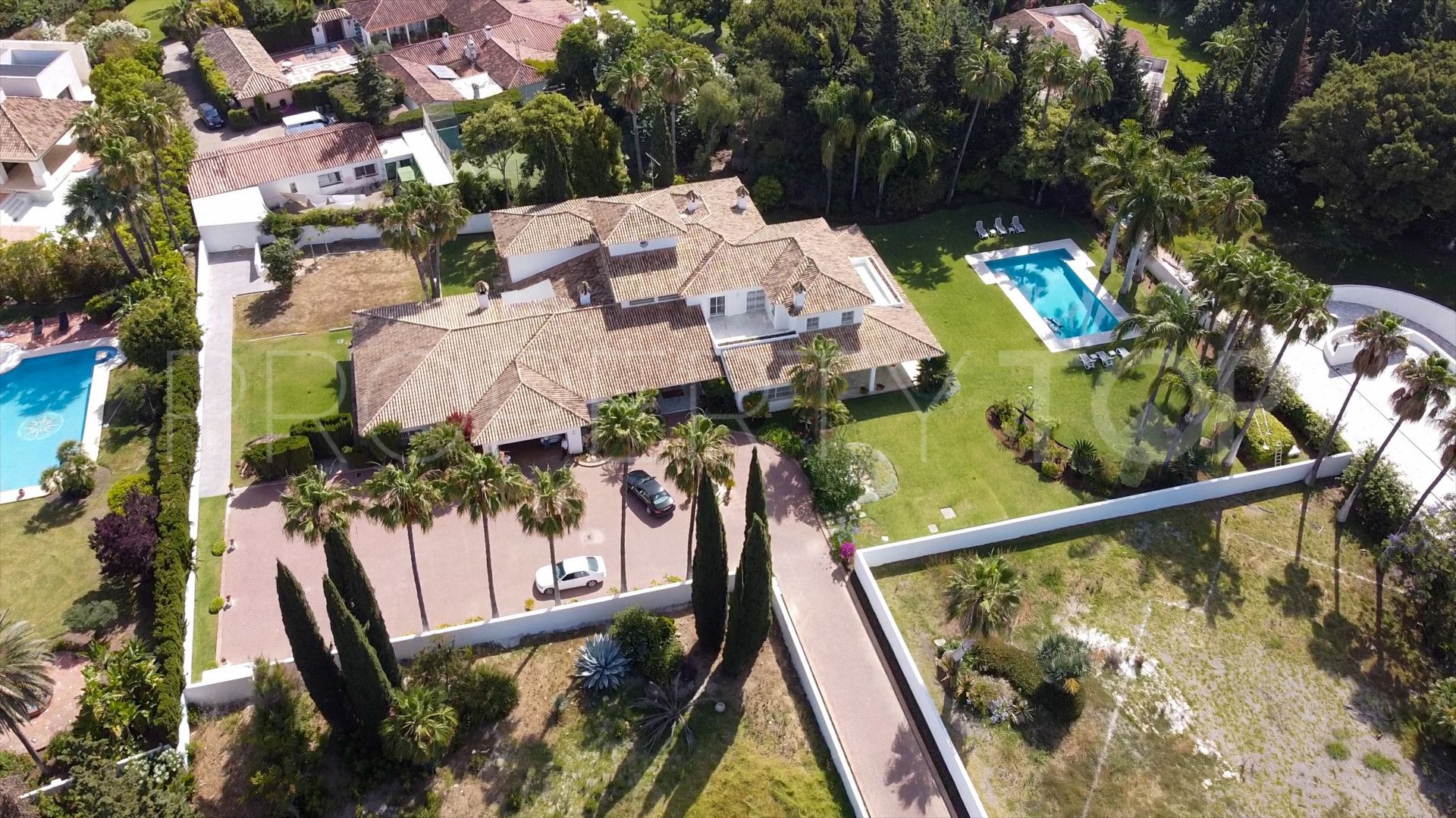 8 bedrooms villa in Guadalmina Baja for sale