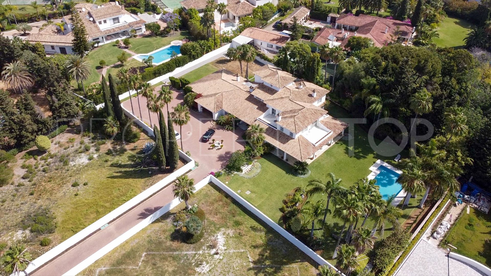 Villa en venta en Guadalmina Baja de 8 dormitorios