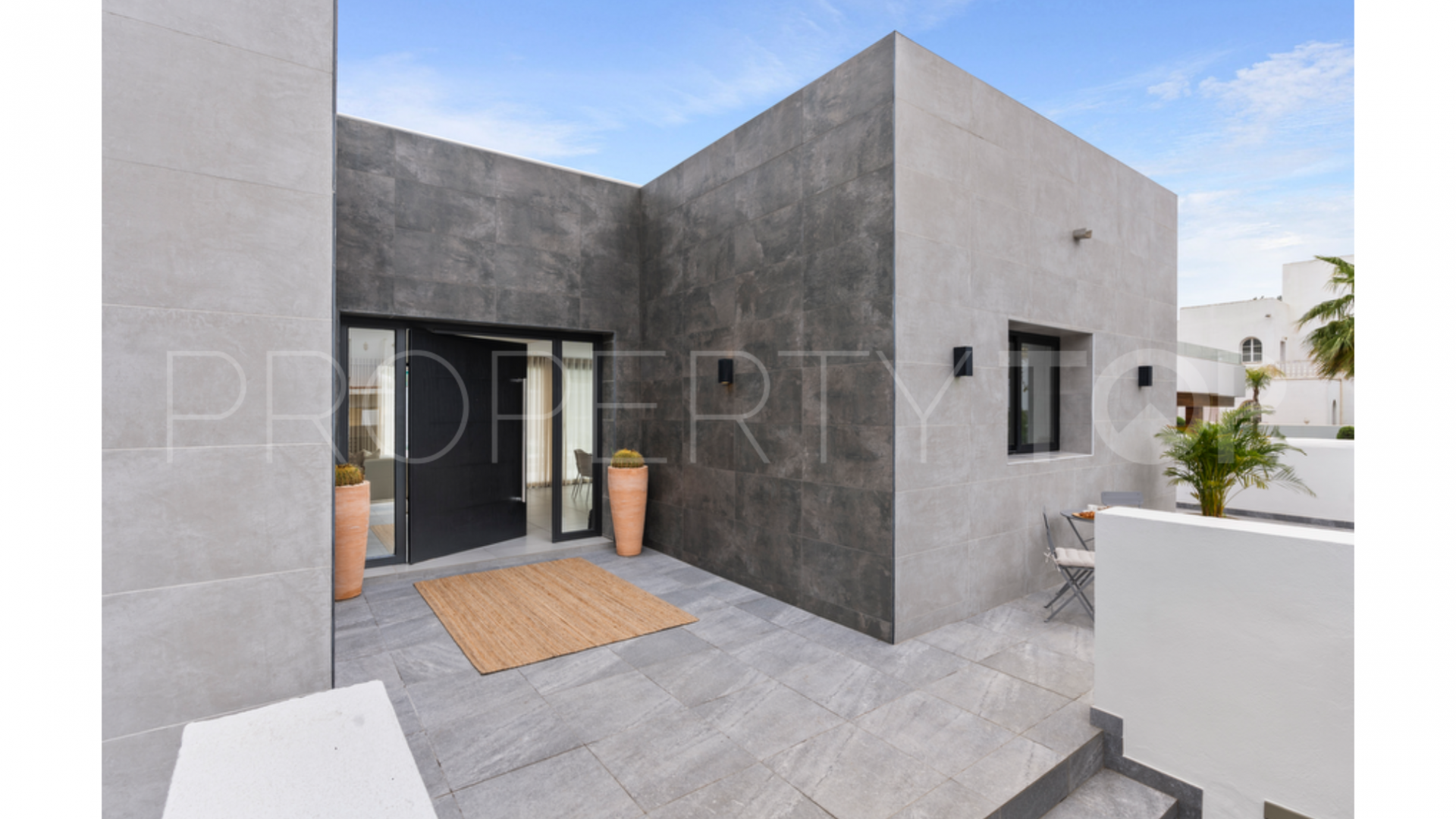 Villa a la venta de 3 dormitorios en Nueva Andalucia