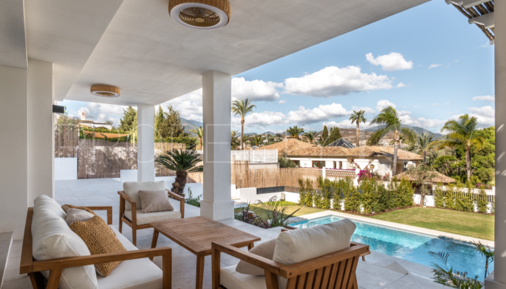 Nueva Andalucia, villa en venta de 5 dormitorios