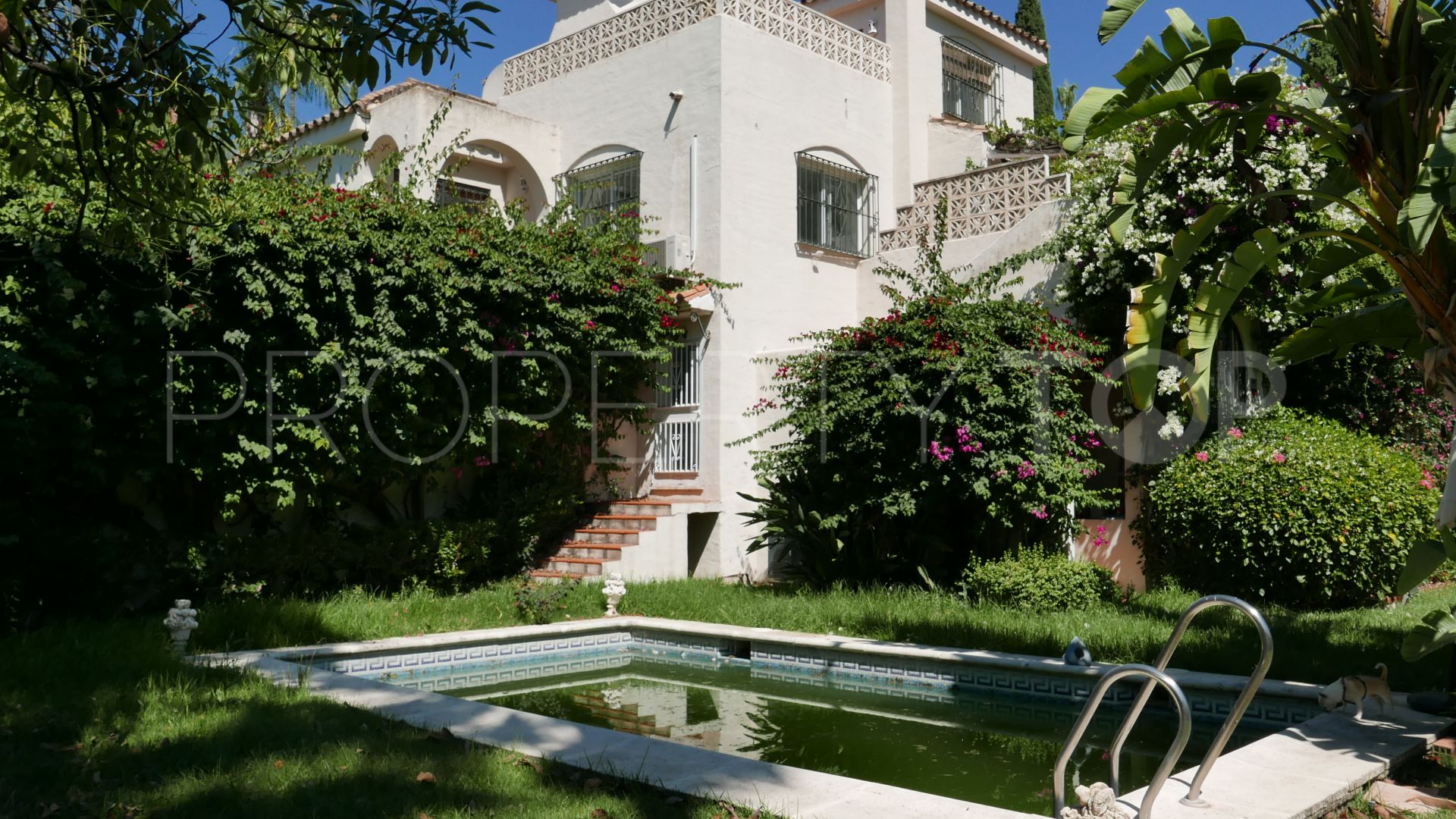 For sale villa in Los Naranjos Hill Club with 4 bedrooms