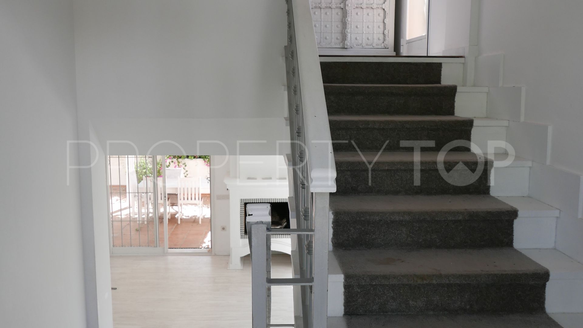 For sale villa in Los Naranjos Hill Club with 4 bedrooms