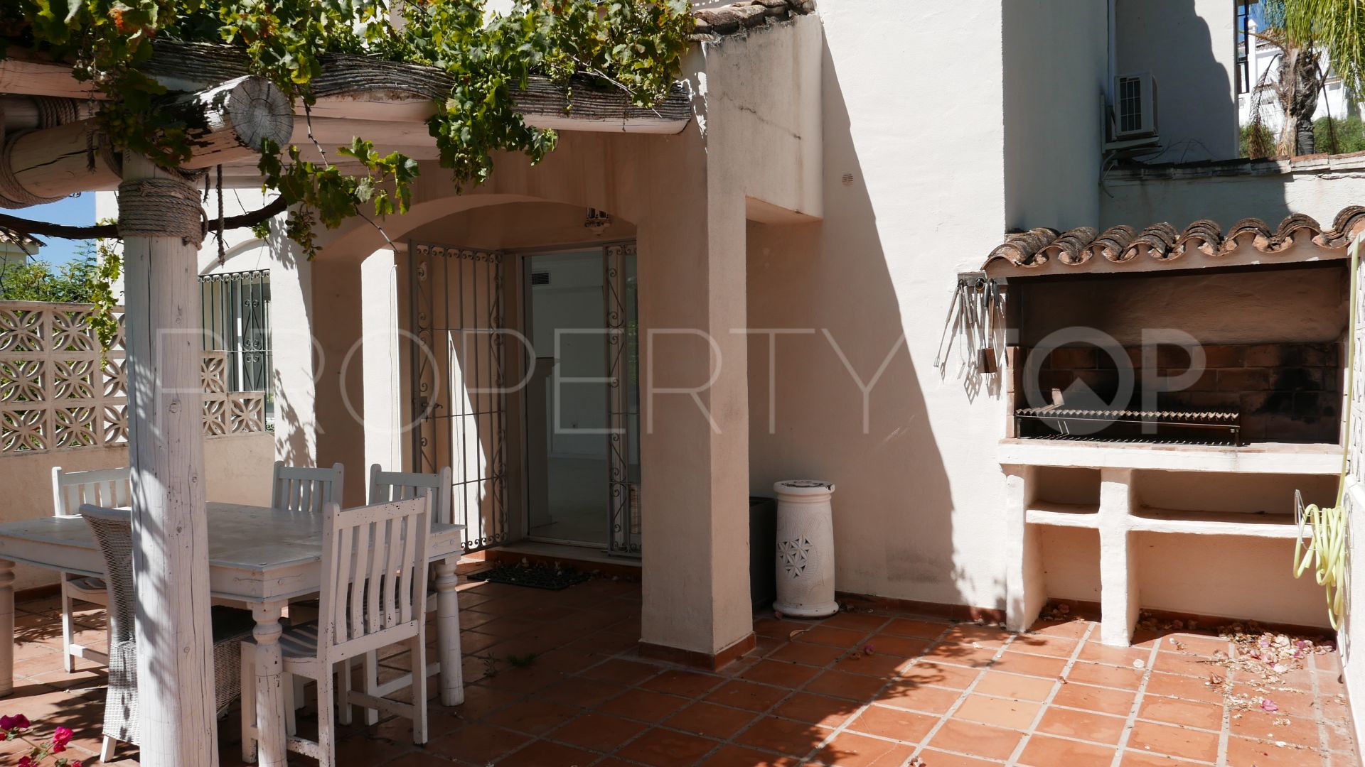 For sale villa in Los Naranjos Hill Club with 4 bedrooms