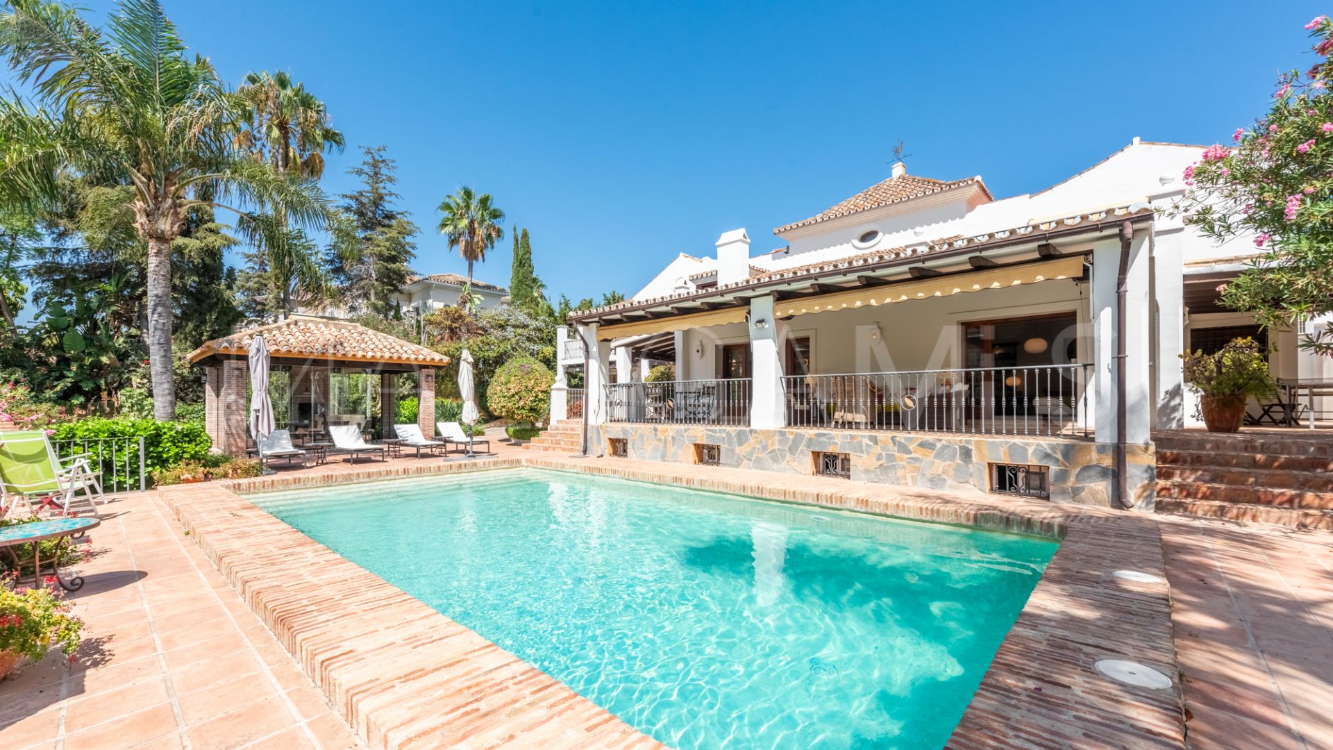 Villa for sale in El Paraiso